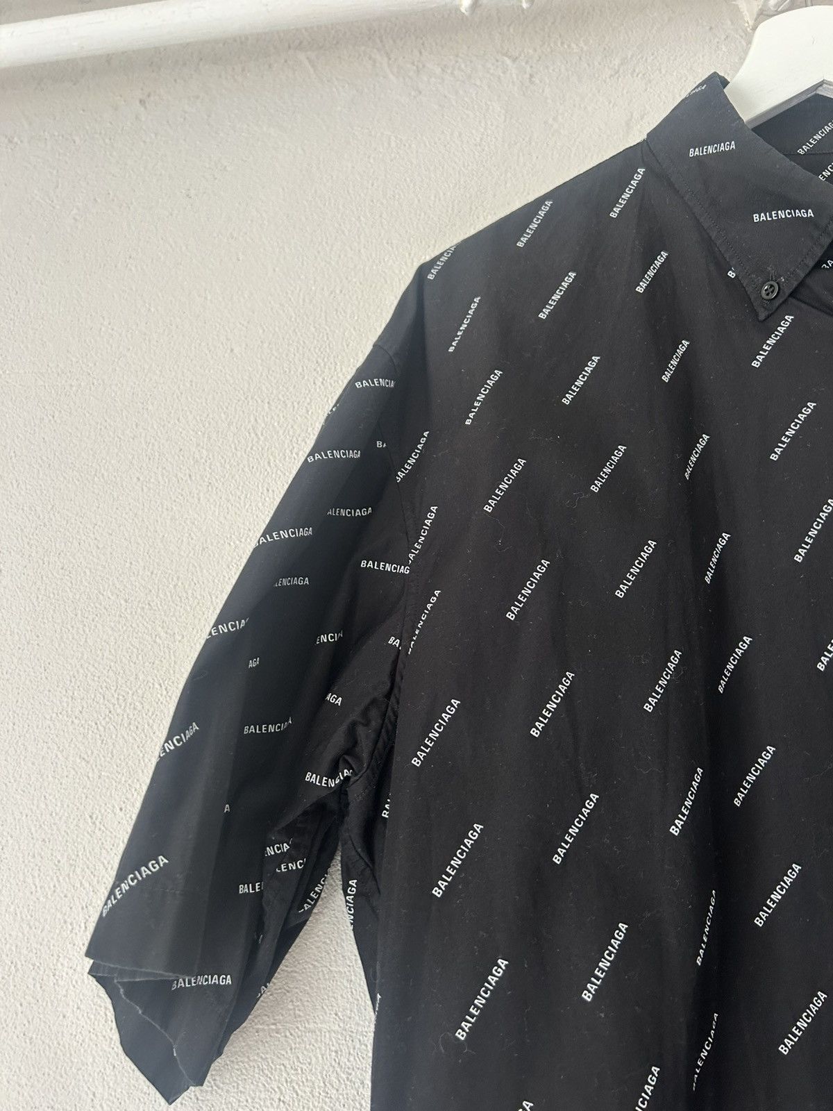 Balenciaga Black Logo Print Short-Sleeve Shirt Size US XL / EU 56 / 4 - 3 Thumbnail