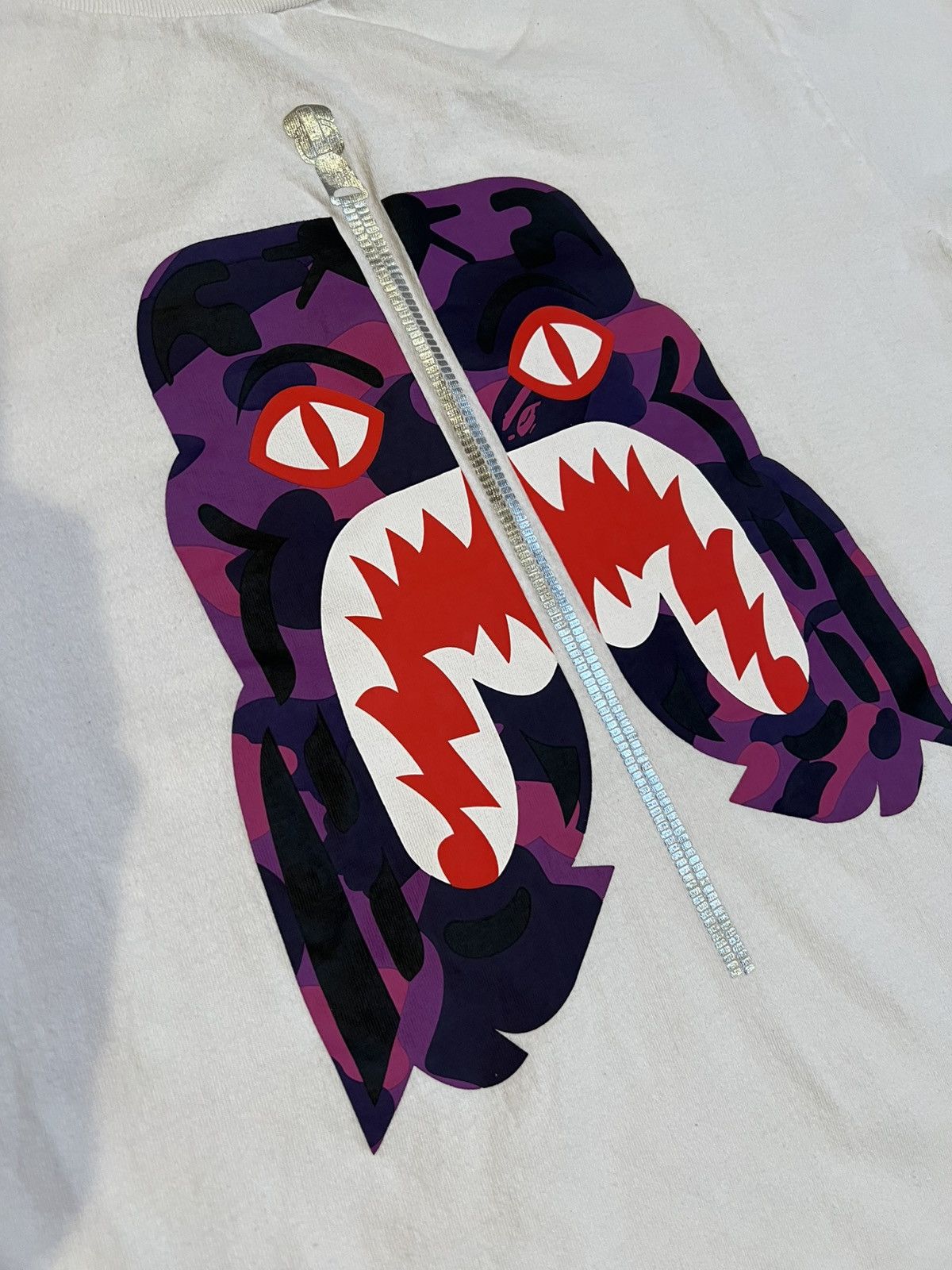 Bape A Bathing Ape White Purple Tiger Shark T-Shirt Size US L / EU 52-54 / 3 - 3 Thumbnail