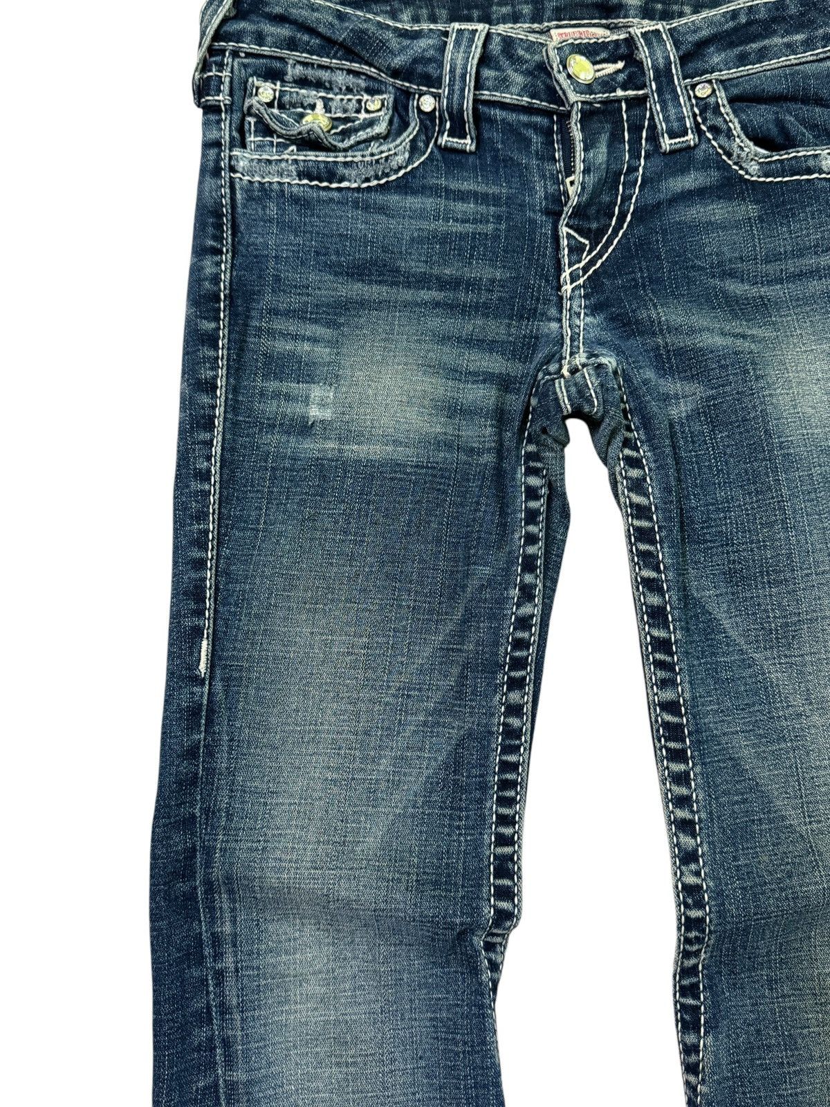 True Religion Flared TRUE RELIGION with White Stitching Low Rise jeans Size 28" / US 6 / IT 42 - 7 Thumbnail