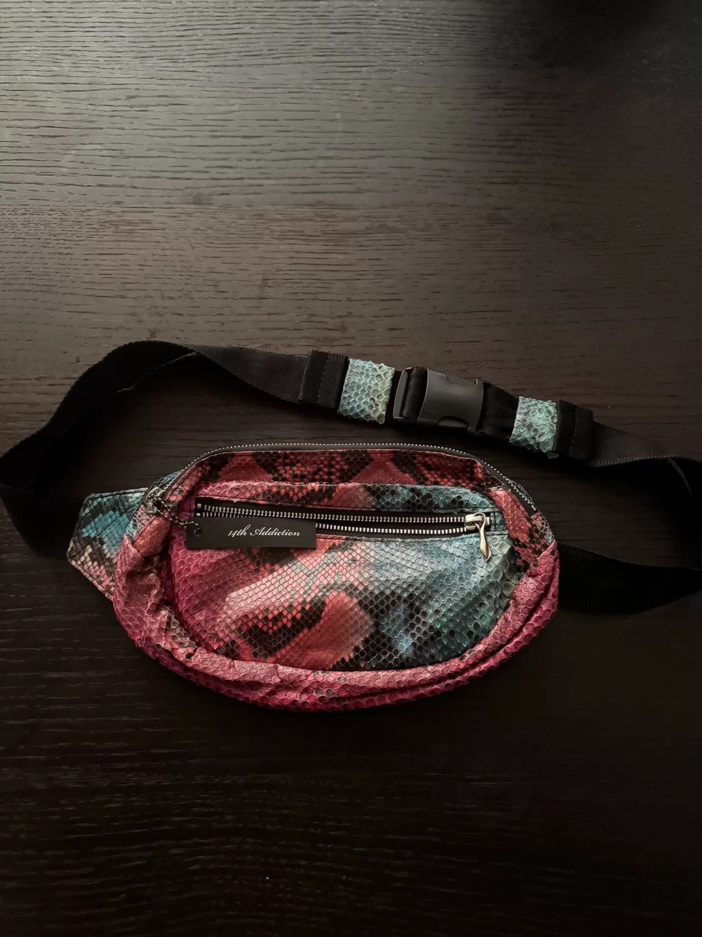 Junya Watanabe python leather waist bag with vivid print Size ONE SIZE - 1 Thumbnail