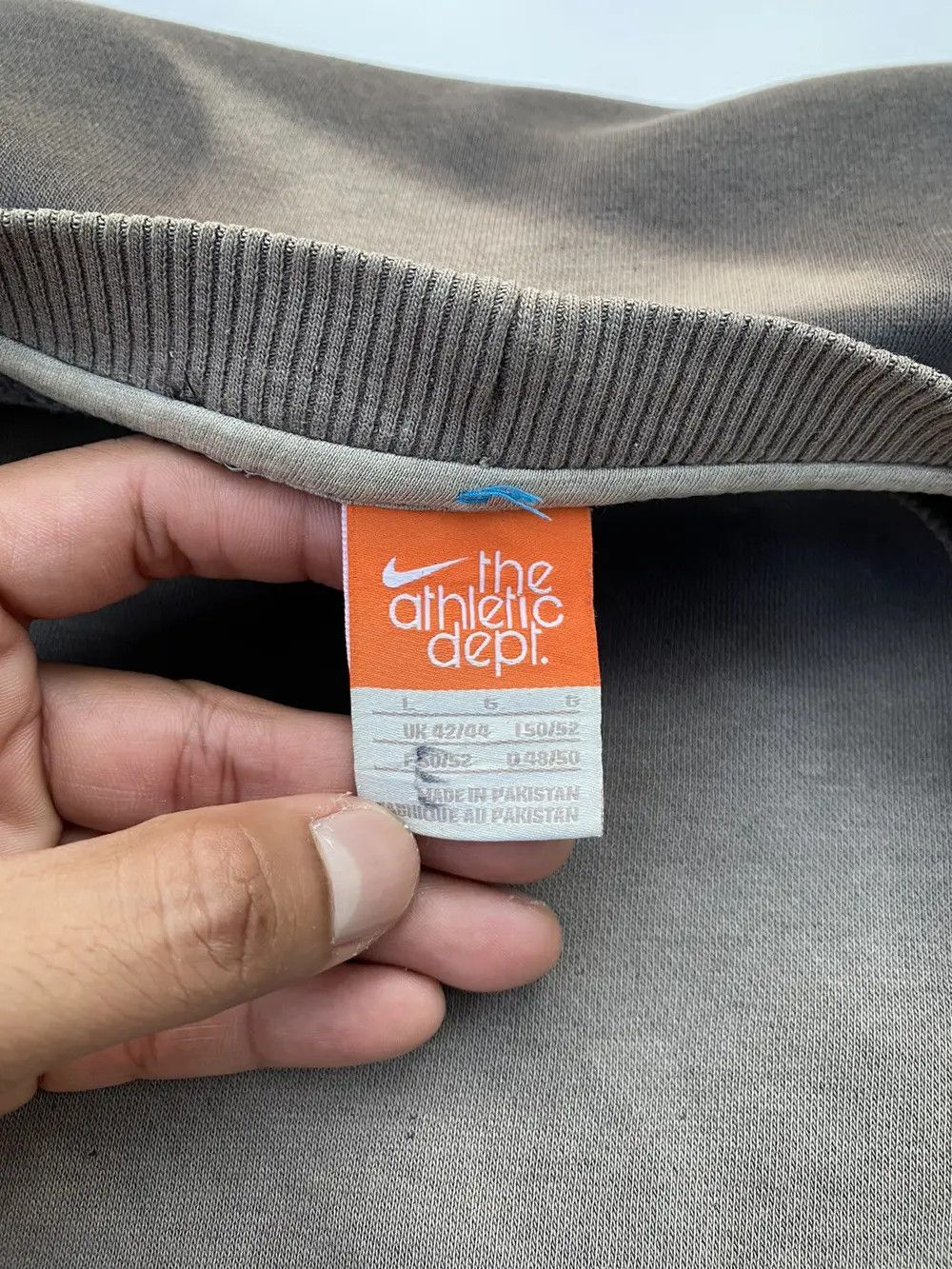 Nike Vintage Nike Sun Faded Distressed Size US L / EU 52-54 / 3 - 12 Thumbnail