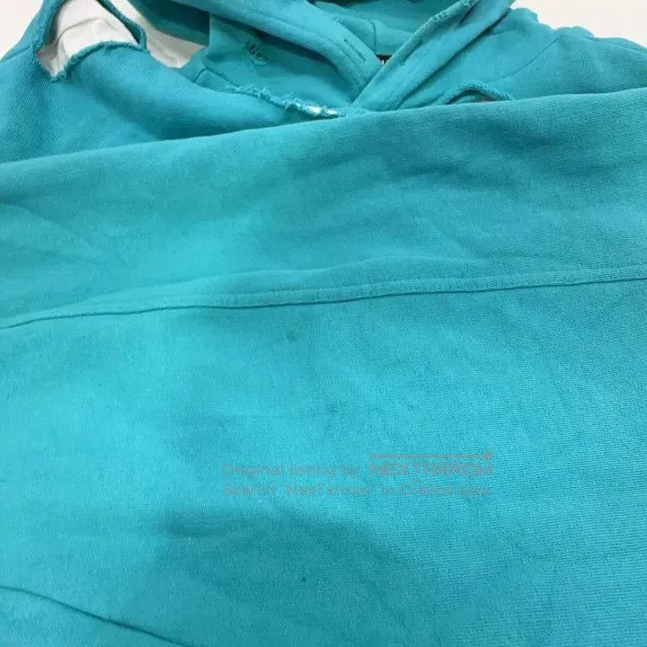 Balenciaga Balenciaga Distressed Logo Hoodie in Sky Blue. Size US XXS / EU 40 - 8 Thumbnail