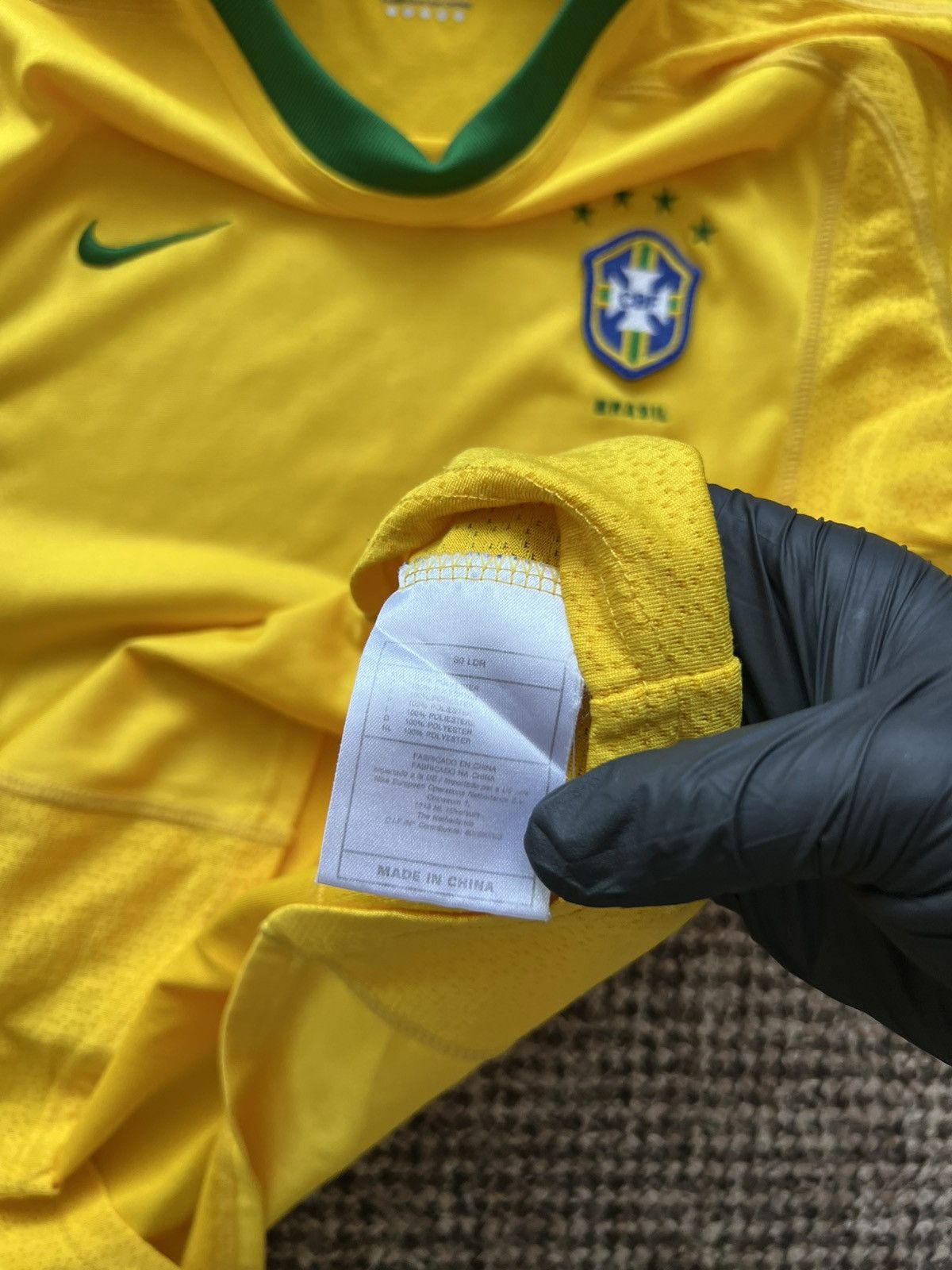 Nike Brazil 2000 Nike Vintage Y2k Streetwear Style Football Shirt Size US S / EU 44-46 / 1 - 10 Thumbnail