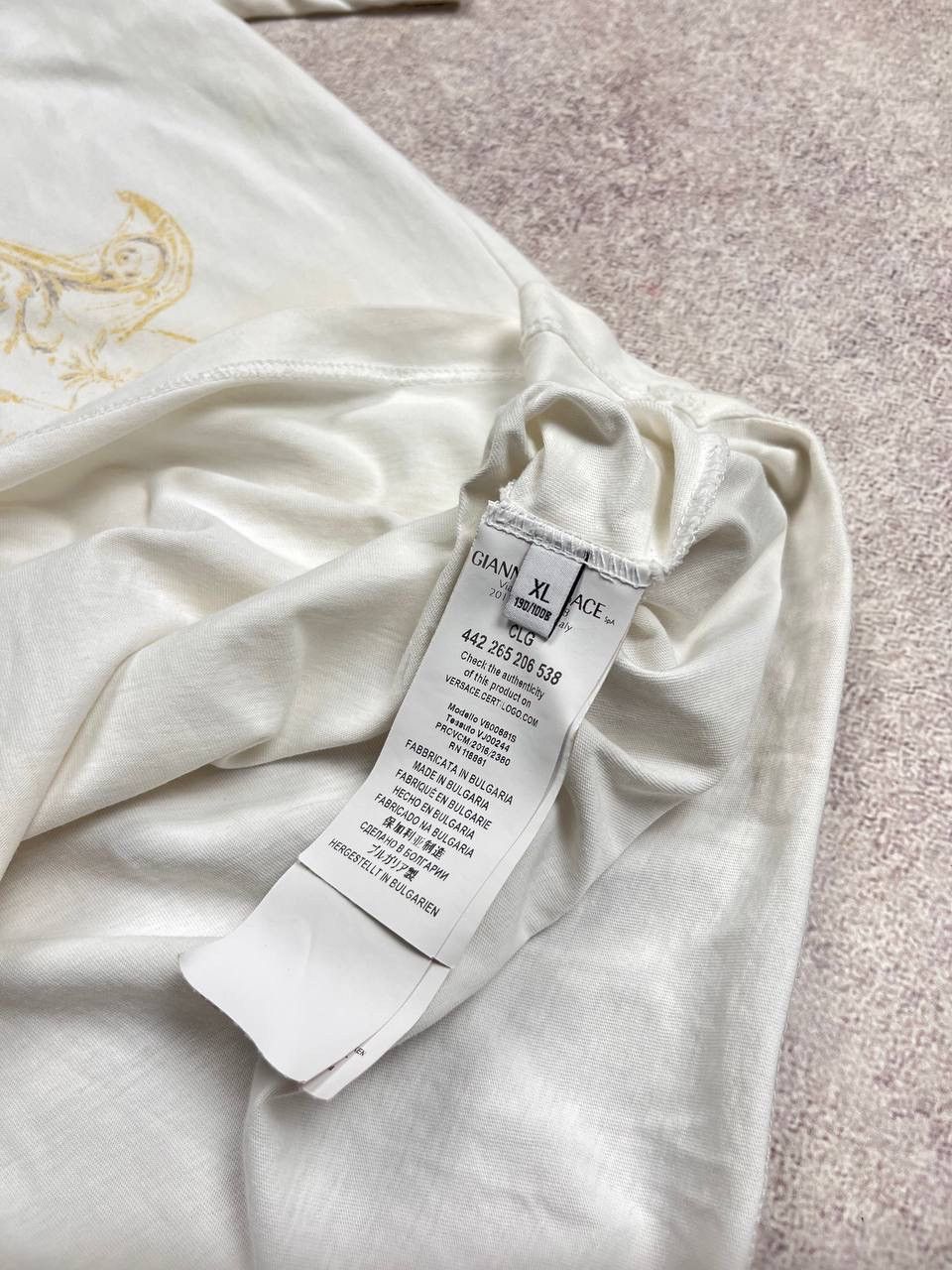 Versace VINTAGE VERSACE ABSTRACT GEOMETRICAL LOGO T-SHIRT XL Size US L / EU 52-54 / 3 - 6 Thumbnail