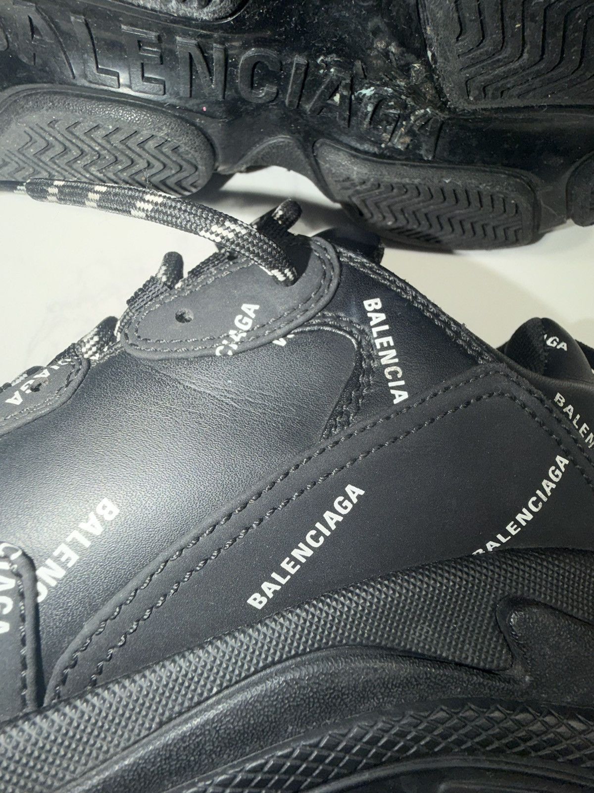 Balenciaga TRIPLE S ALL OVER LOGO BLACK Size US 8.5 / EU 41-42 - 4 Thumbnail