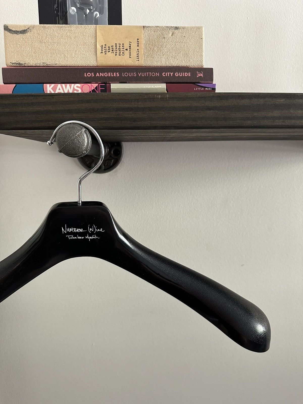 Number (N)ine Number (N)ine Takahiro Miyashita Authentic Clothes Hanger Size ONE SIZE - 1 Thumbnail