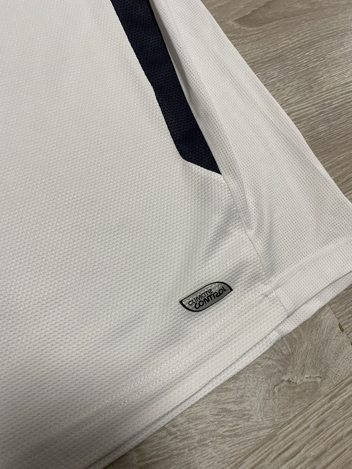 Umbro Vintage Umbro Jersey Traning England 2000’s size XXL Size US XXL / EU 58 / 5 - 8 Thumbnail