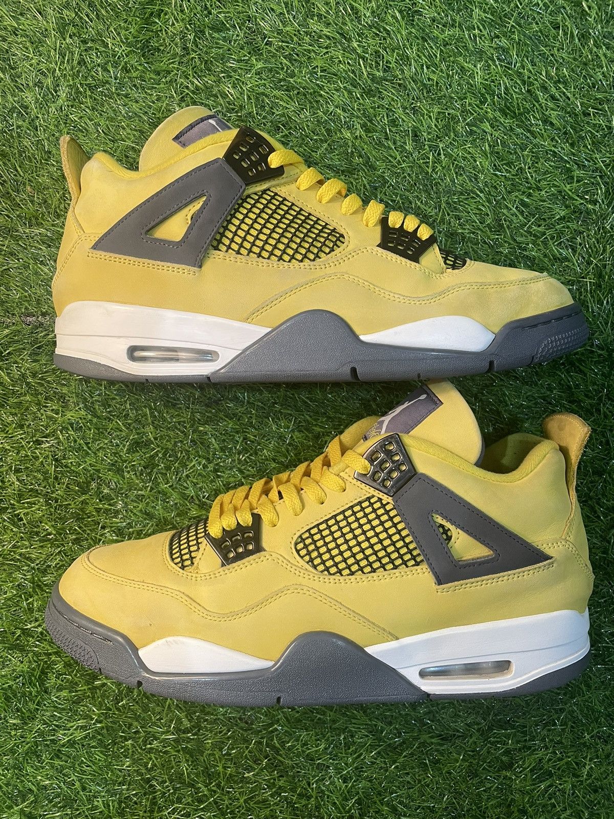 retail jordan 4 lightning