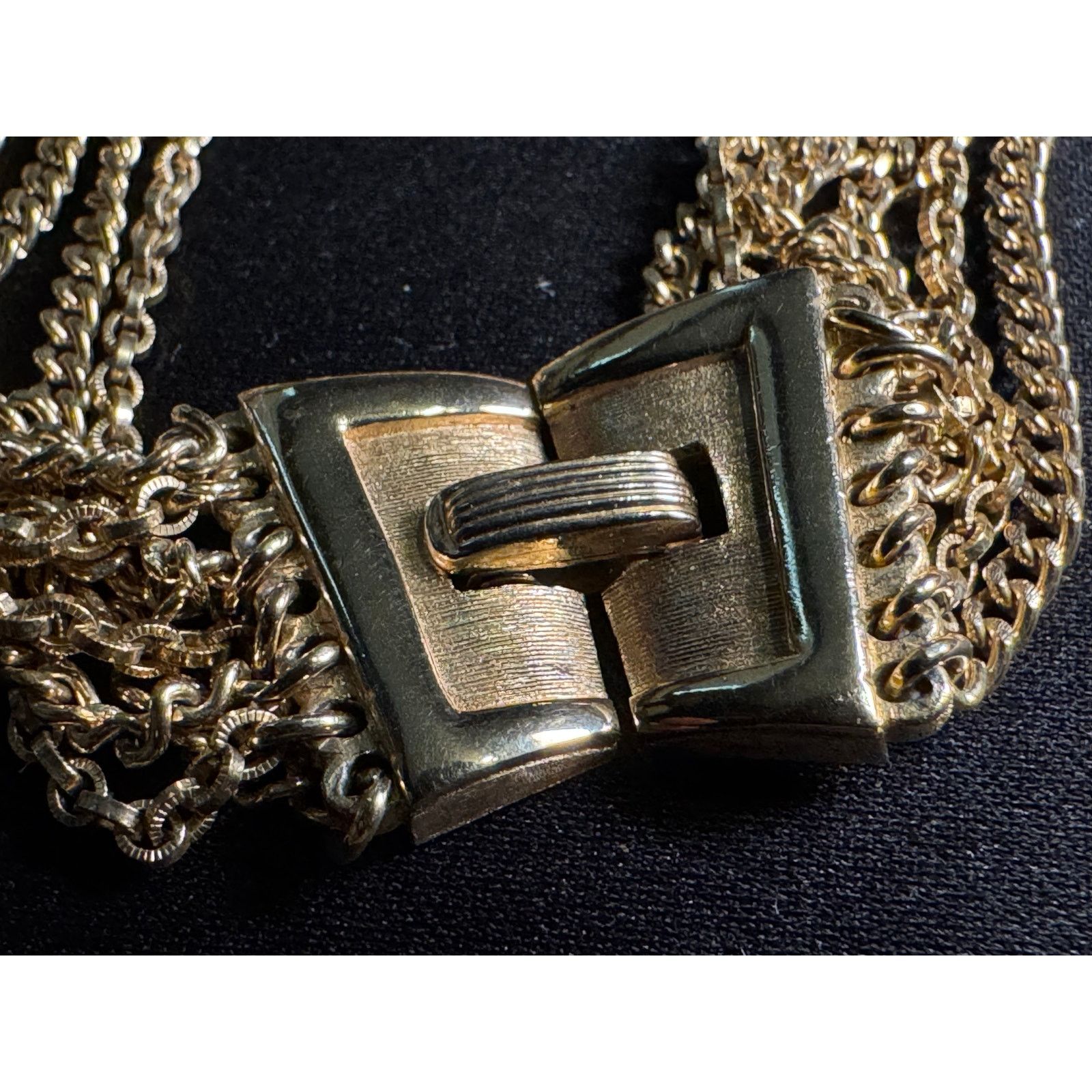Other Vintage Crown Trifari 7 Strand Gold Tone Graduating Necklace Size ONE SIZE - 3 Thumbnail