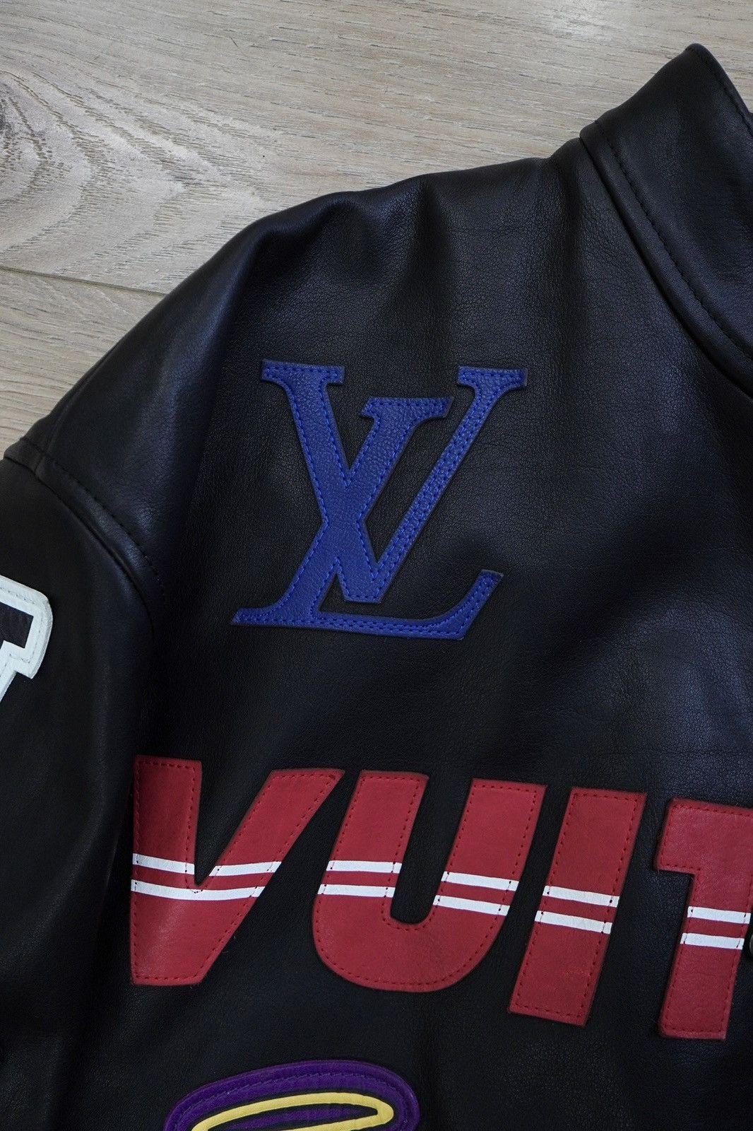 Louis Vuitton Louis Vuitton x NBA Logos Leather Hero Jacket 🏀🏆 Size US L / EU 52-54 / 3 - 3 Thumbnail