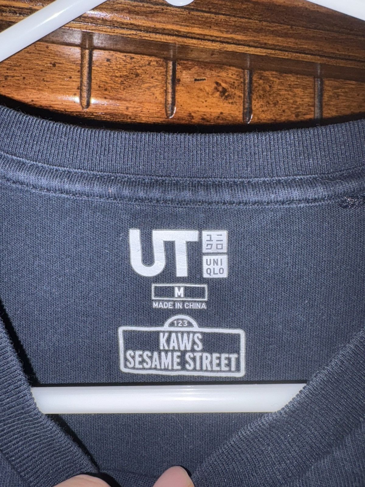 Kaws × Uniqlo Kaws x Sesame Street Size US M / EU 48-50 / 2 - 4 Thumbnail
