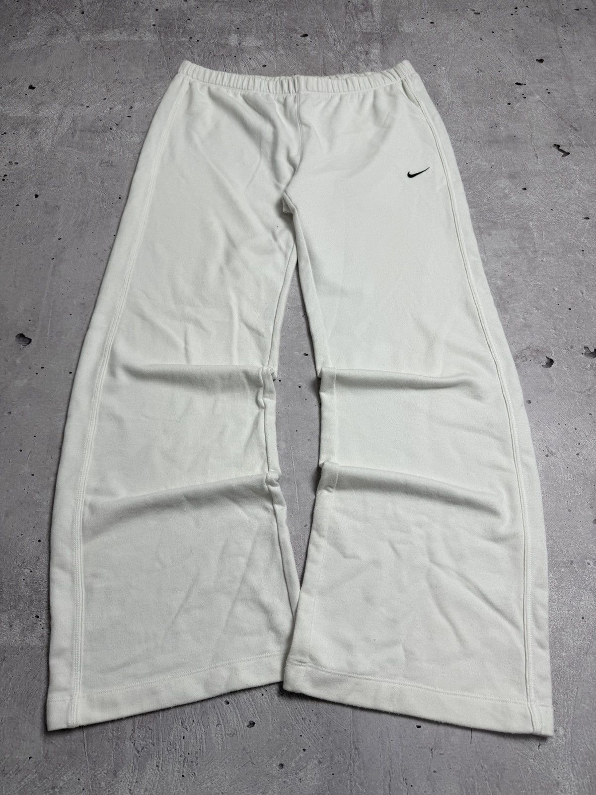 Nike Vintage Nike Baggy Flared Sweatpants Size US 34 / EU 50 - 2 Thumbnail