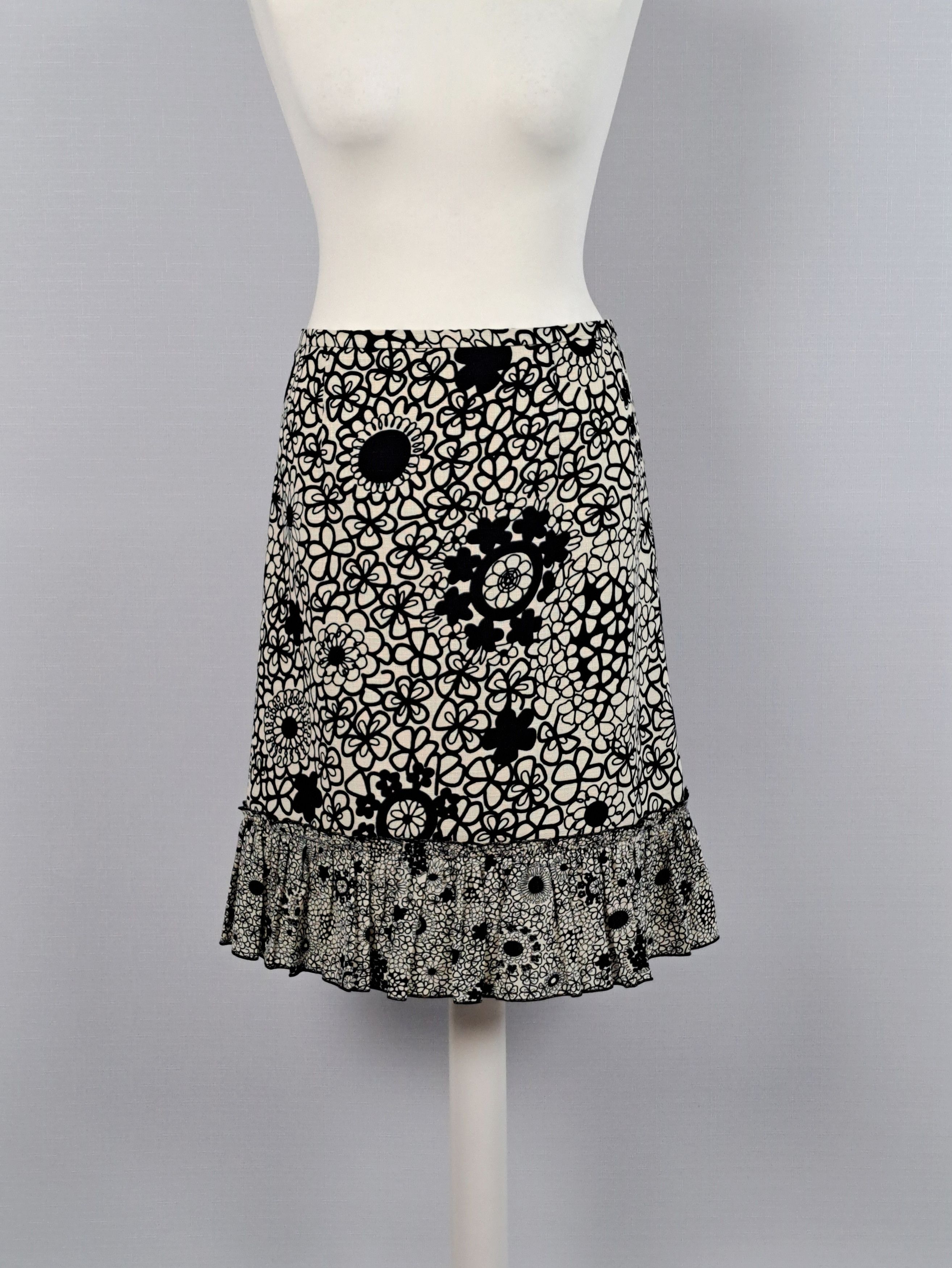 Moschino × Vintage Moschino Cheap&Chic vintage flower skirt. Size 46IT Size 32" / US 10 / IT 46 - 1 Thumbnail