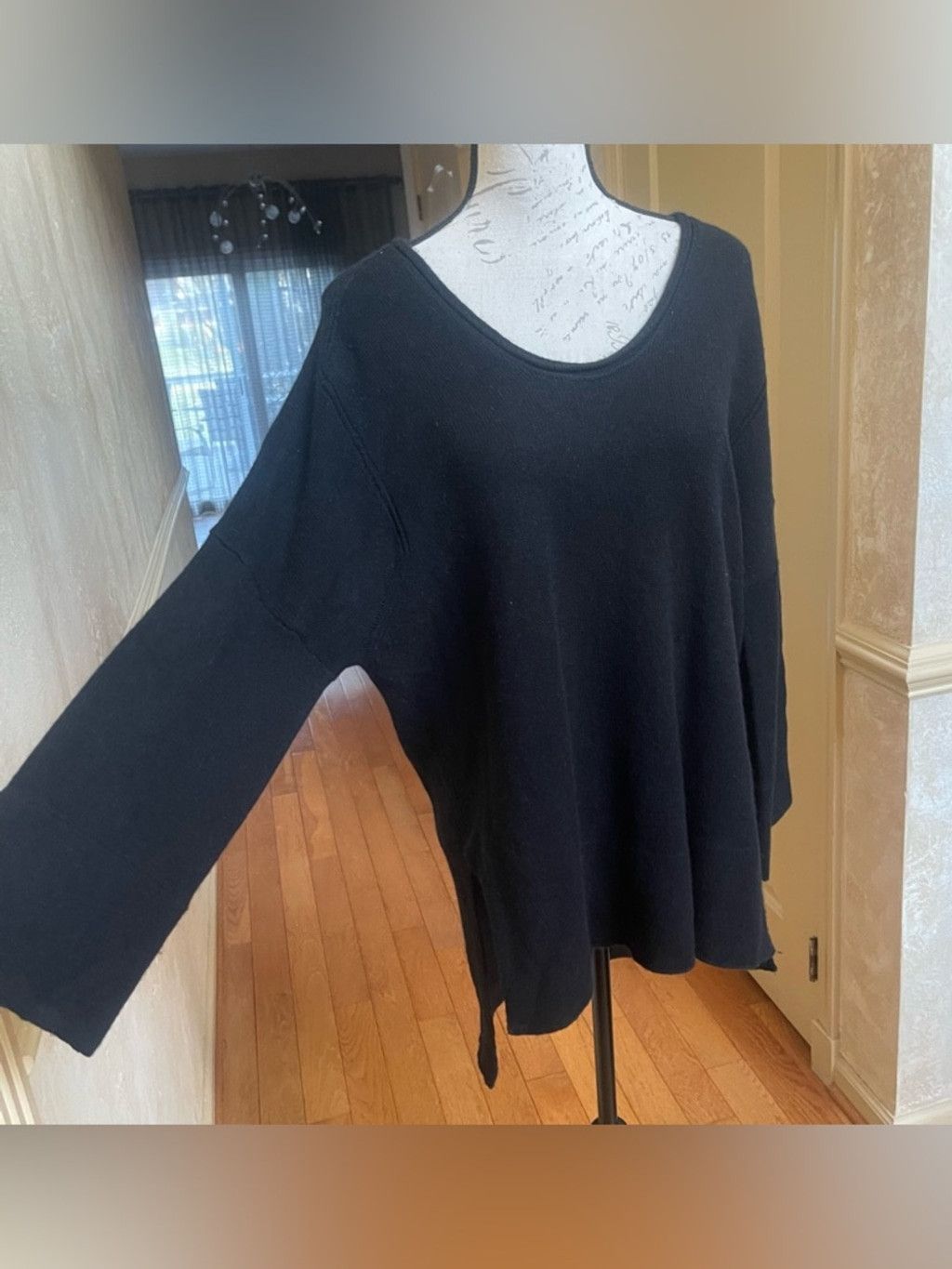 INHABIT Inhabit Cashmere Linen Blend Black V-Neck Tunic Sweater Sz M Size M / US 6-8 / IT 42-44 - 2 Thumbnail
