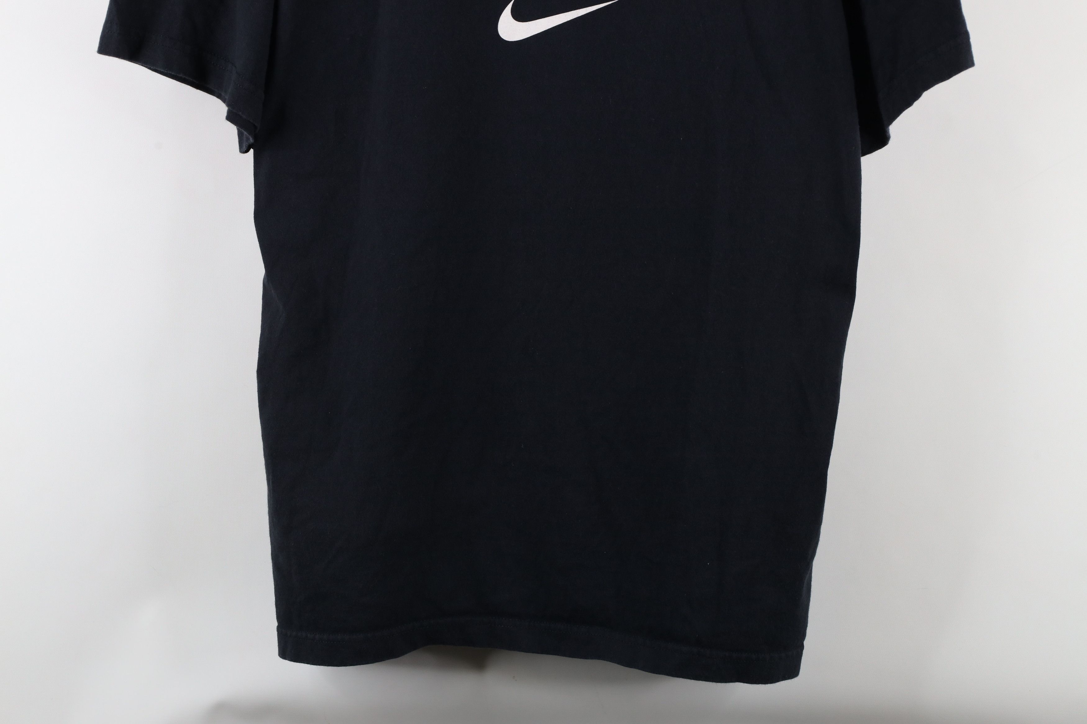 Nike × Vintage Vintage Nike Basketball Travis Scott Center Swoosh T-Shirt Size US L / EU 52-54 / 3 - 3 Thumbnail