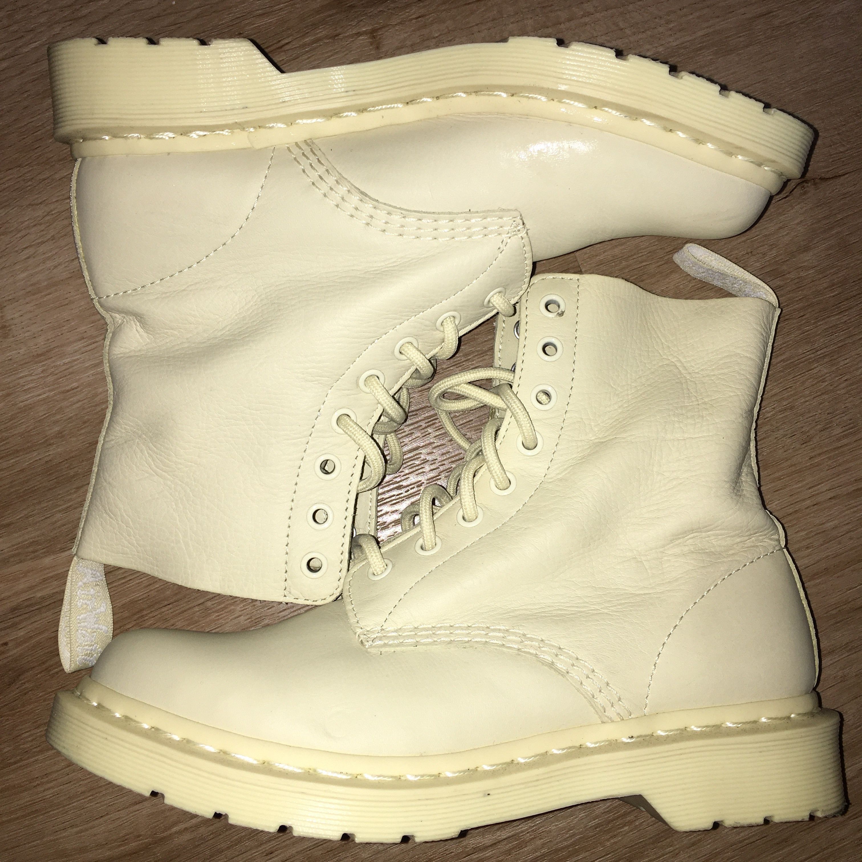 Dr. Martens 1460 Pascal Mono Off White Size US 8.5 / IT 38.5 - 6 Thumbnail