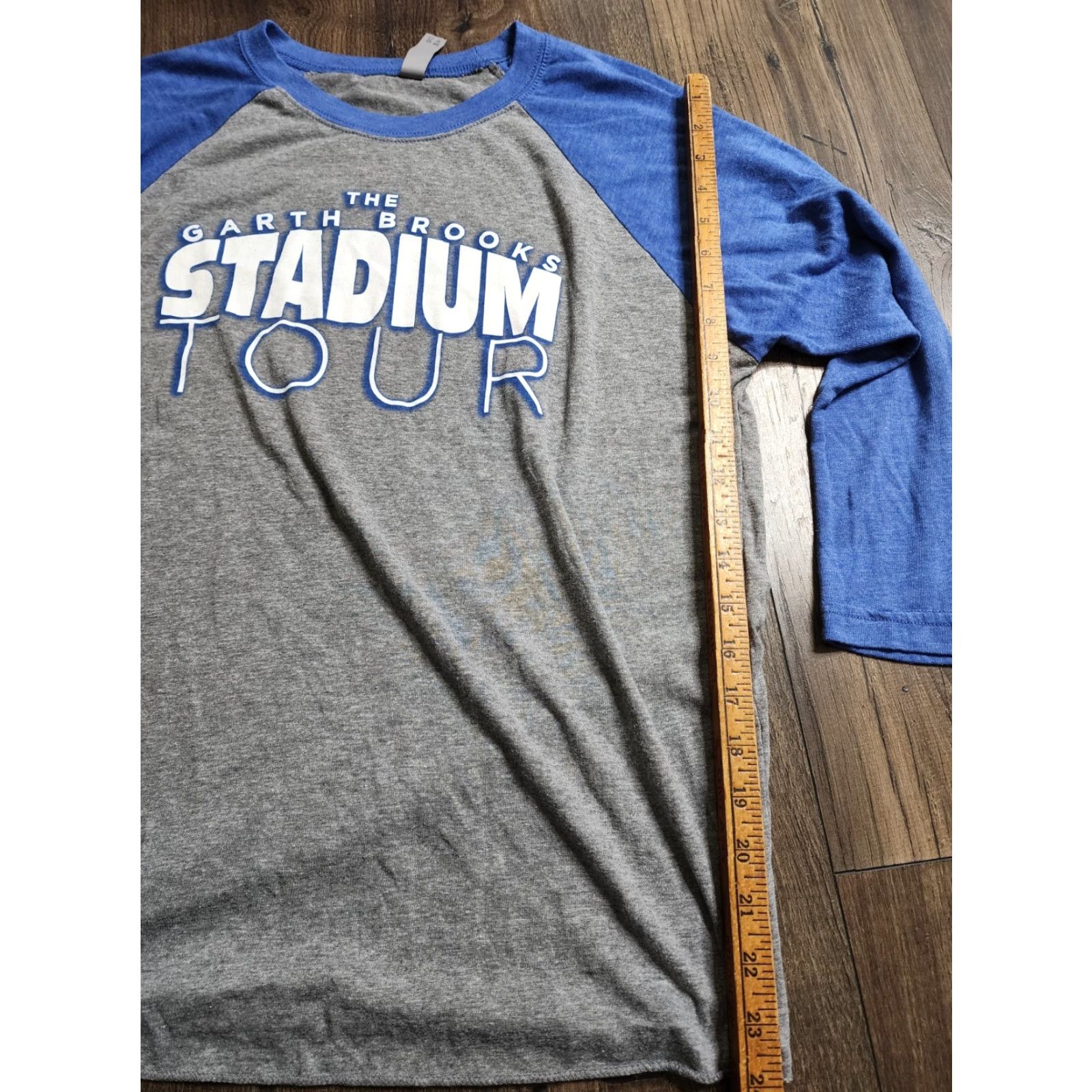 Next Level VINTAGE Garth Brooks Stadium Tour T-Shirt Unisex Adults Raglan 3/4 Sleeve Double-Sided Gray M Shirts Mens Size US M / EU 48-50 / 2 - 4 Thumbnail