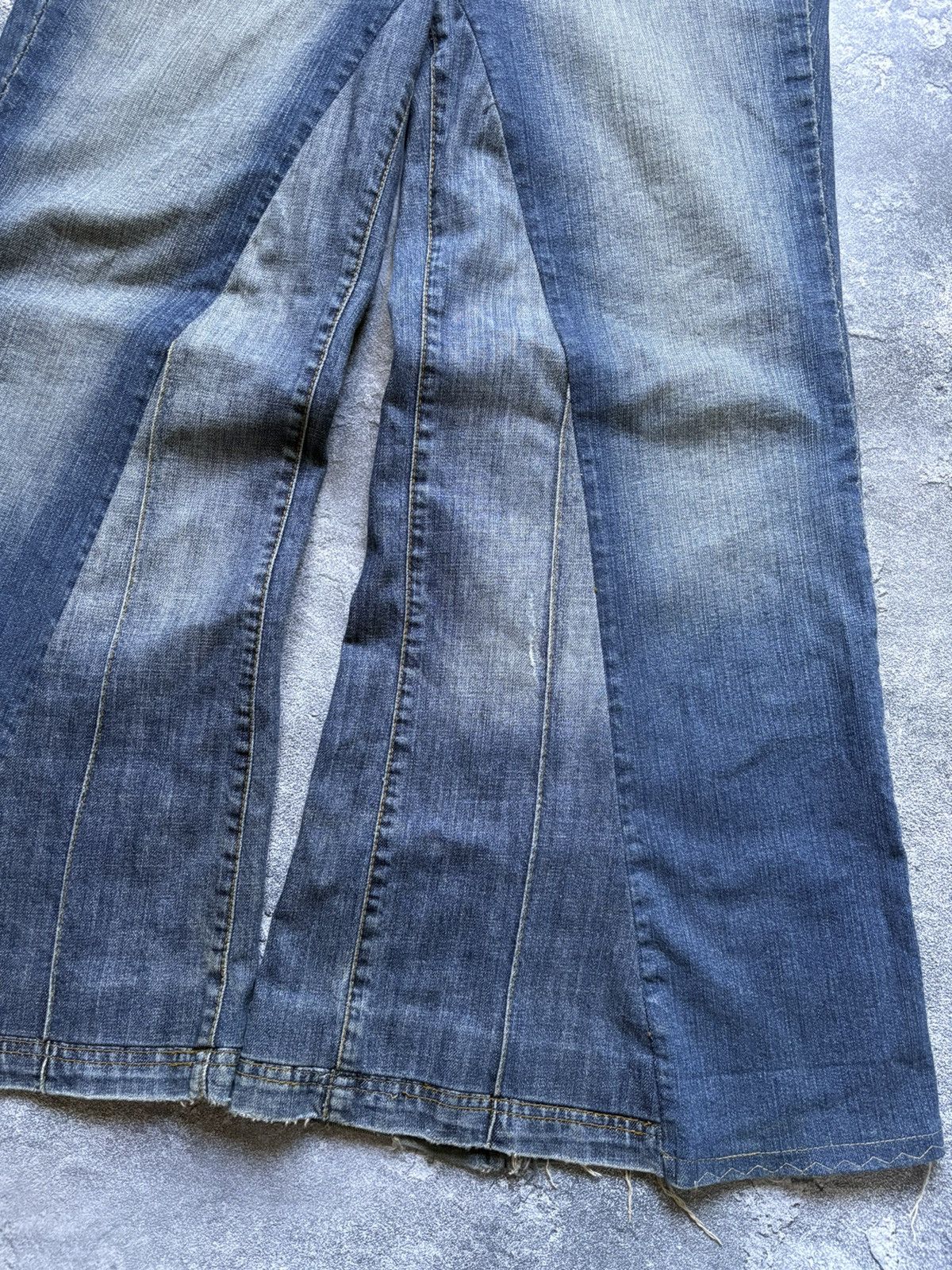 Dolce & Gabbana Vintage 00s Dolce&Gabbana Y2K Mega Flared Jeans Rare Size 28" / US 6 / IT 42 - 5 Thumbnail