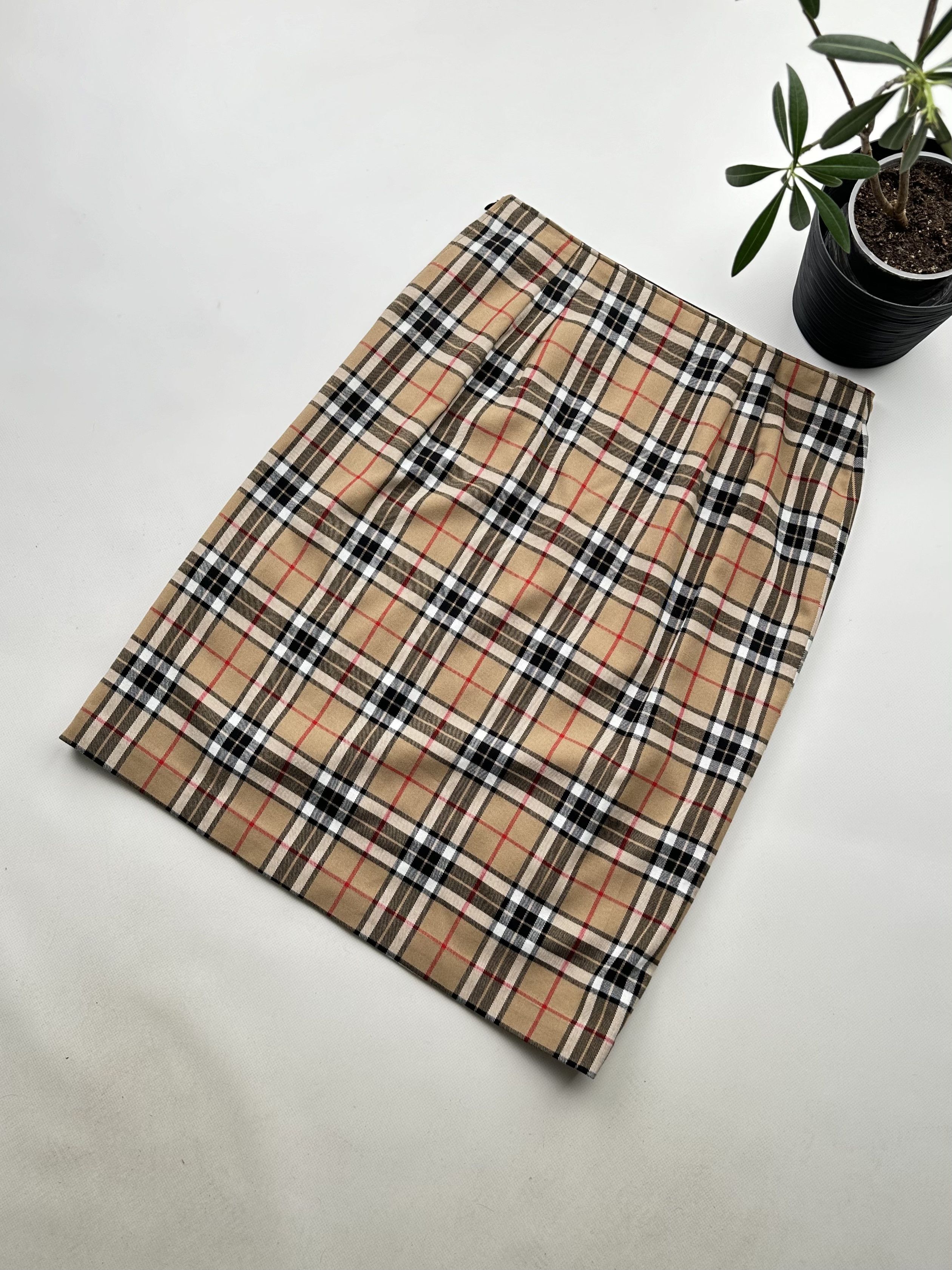 image of Burberry’S Vintage Nova Check Midi Skirt in Brown, Women's (Size 28)