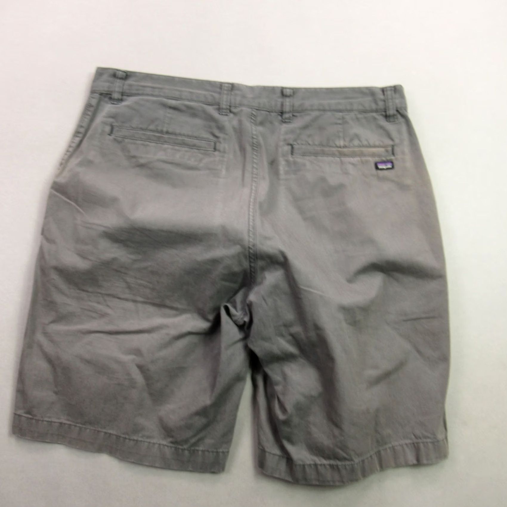 Patagonia Patagonia Shorts Chino Mens 34 Gray Golf Lightweight Outdoors Button Pockets Size US 34 / EU 50 - 6 Thumbnail