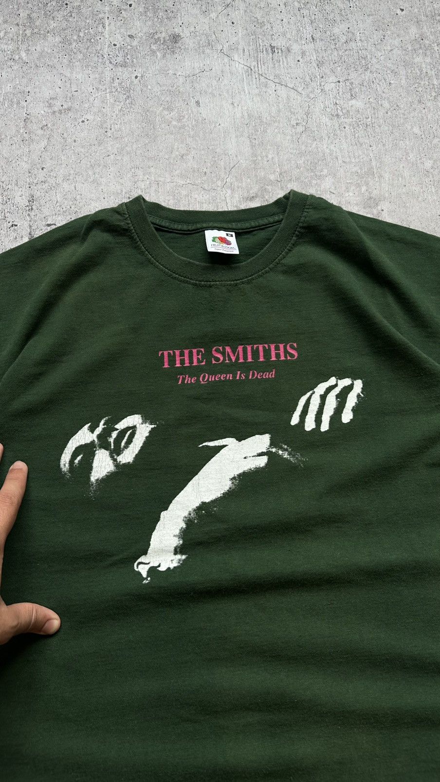 Band Tees 00s The Smiths The Queen is Dead Vintage Sun Faded Tee Size US M / EU 48-50 / 2 - 6 Thumbnail