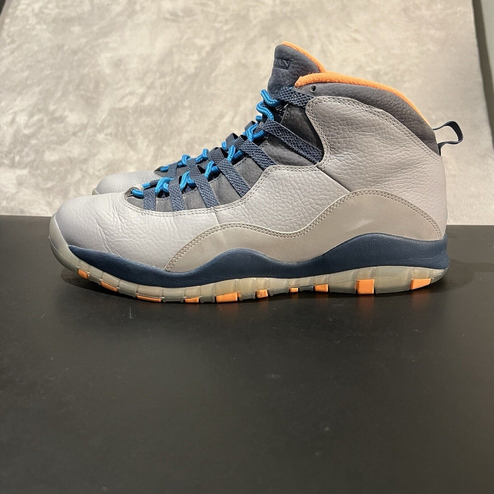 Jordan Brand Jordan 10 Retro Bobcats Men's 13 Wolf Grey 310805-026 Size US 13 / EU 46 - 4 Thumbnail