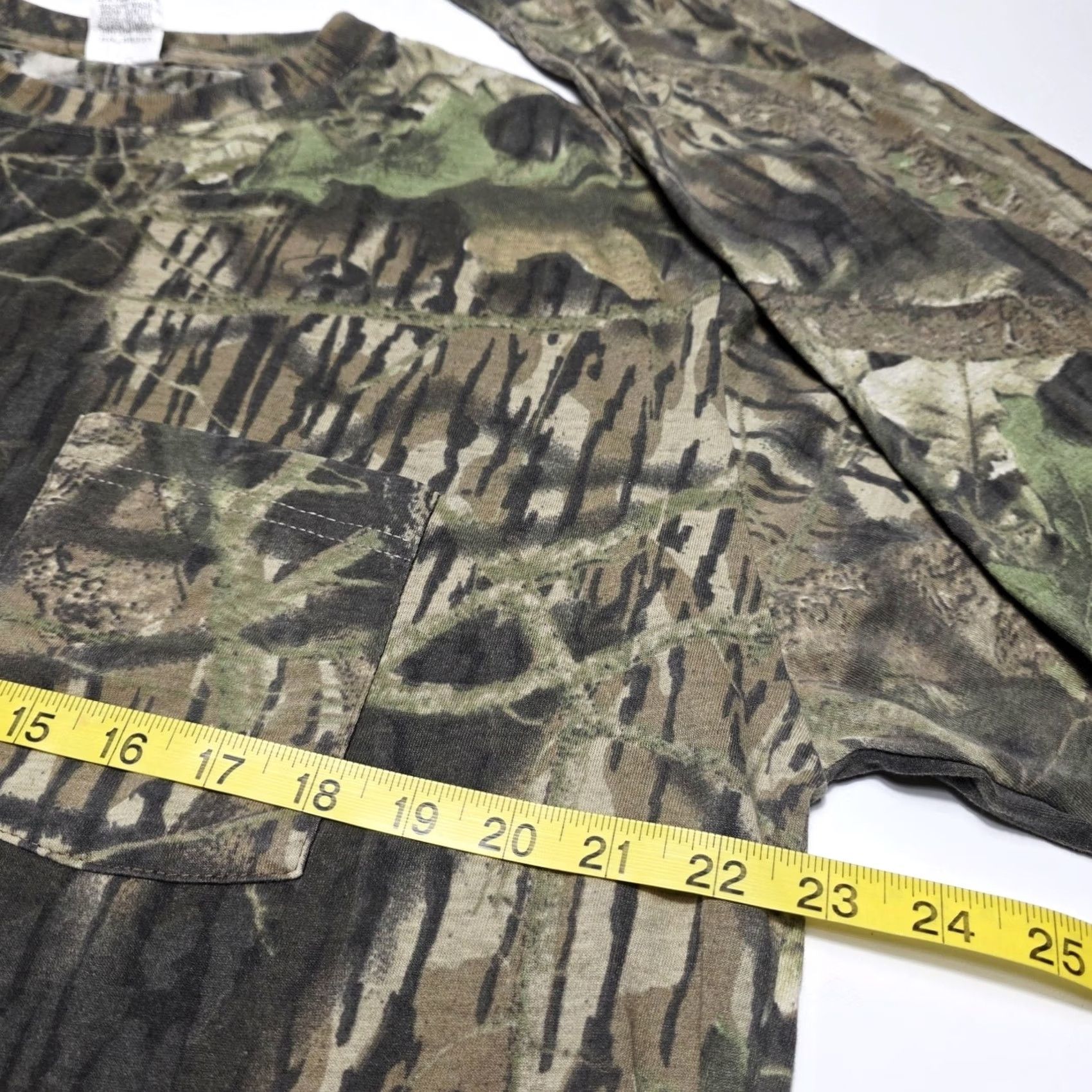 Vintage VINTAGE Trail Crest Mens Large Camo Long Sleeve Tshirt Hunting Camouflage Pocket Size US L / EU 52-54 / 3 - 4 Thumbnail