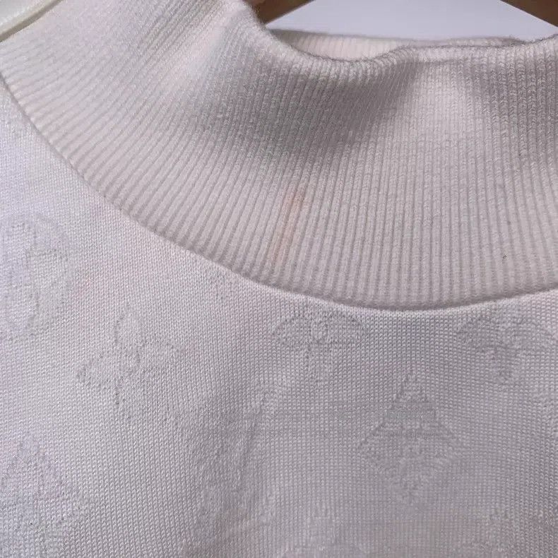 Louis Vuitton Louis Vuitton Fully printed white sweatshirt Size US S / EU 44-46 / 1 - 5 Thumbnail
