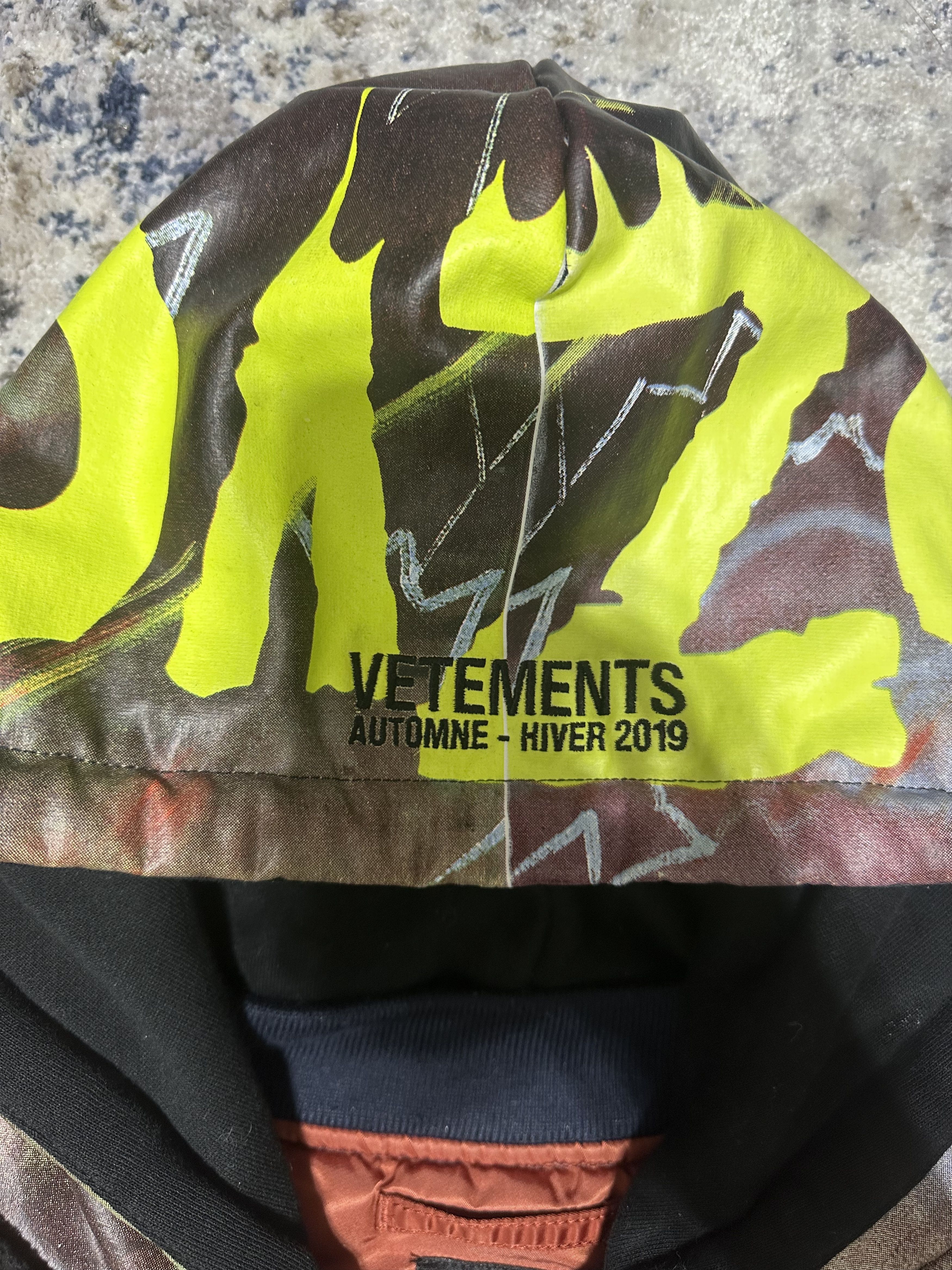 Vetements Vetements AW19 Racing Bomber Size US L / EU 52-54 / 3 - 8 Thumbnail