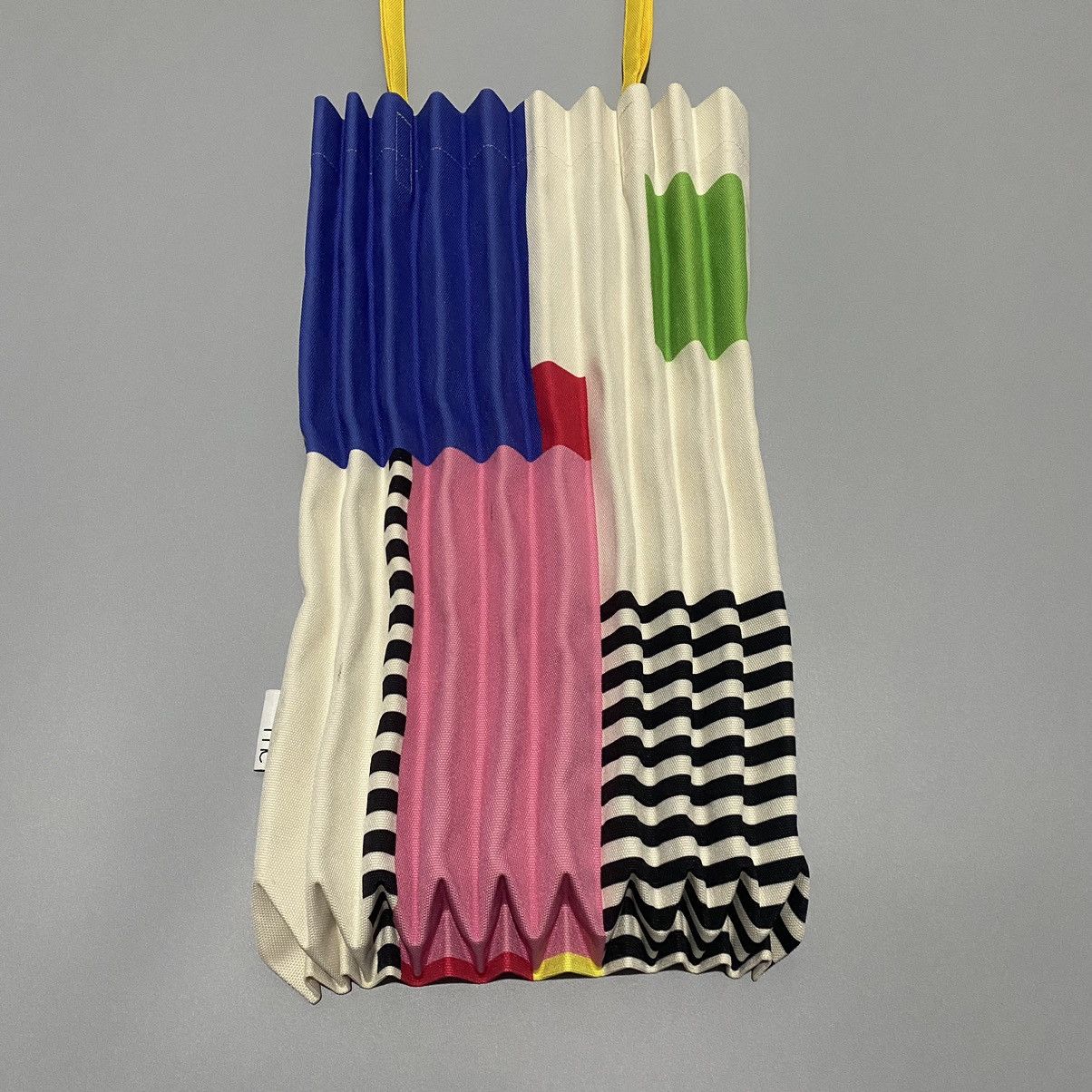 Issey Miyake Issey Miyake Me - Limited Edition 20th Anniversary Square Tower 2011 Tote Bag Size ONE SIZE - 3 Thumbnail