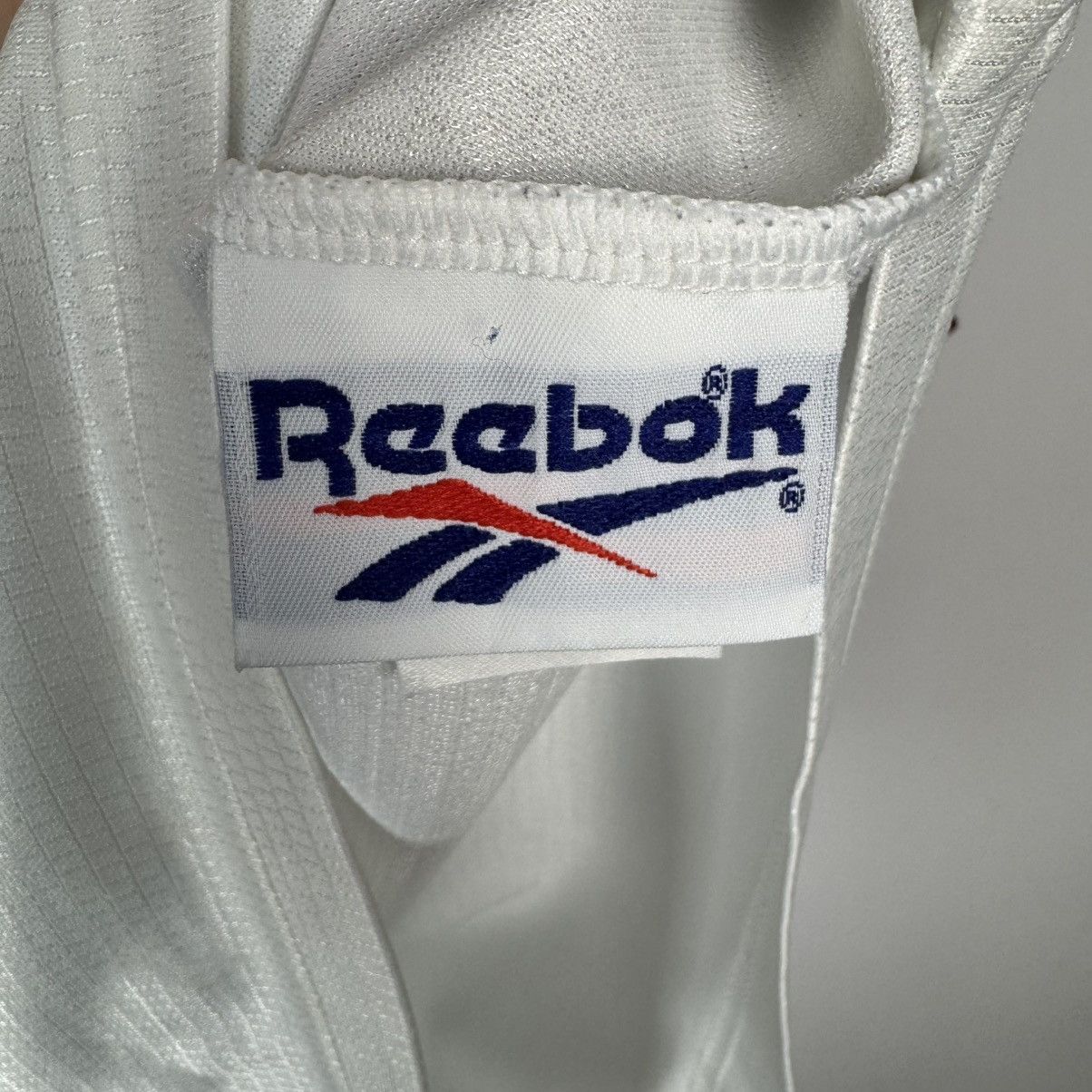 Reebok ASTON VILLA 1997 1998 AWAY FOOTBALL SHIRT SOCCER JERSEY Size US S / EU 44-46 / 1 - 4 Thumbnail