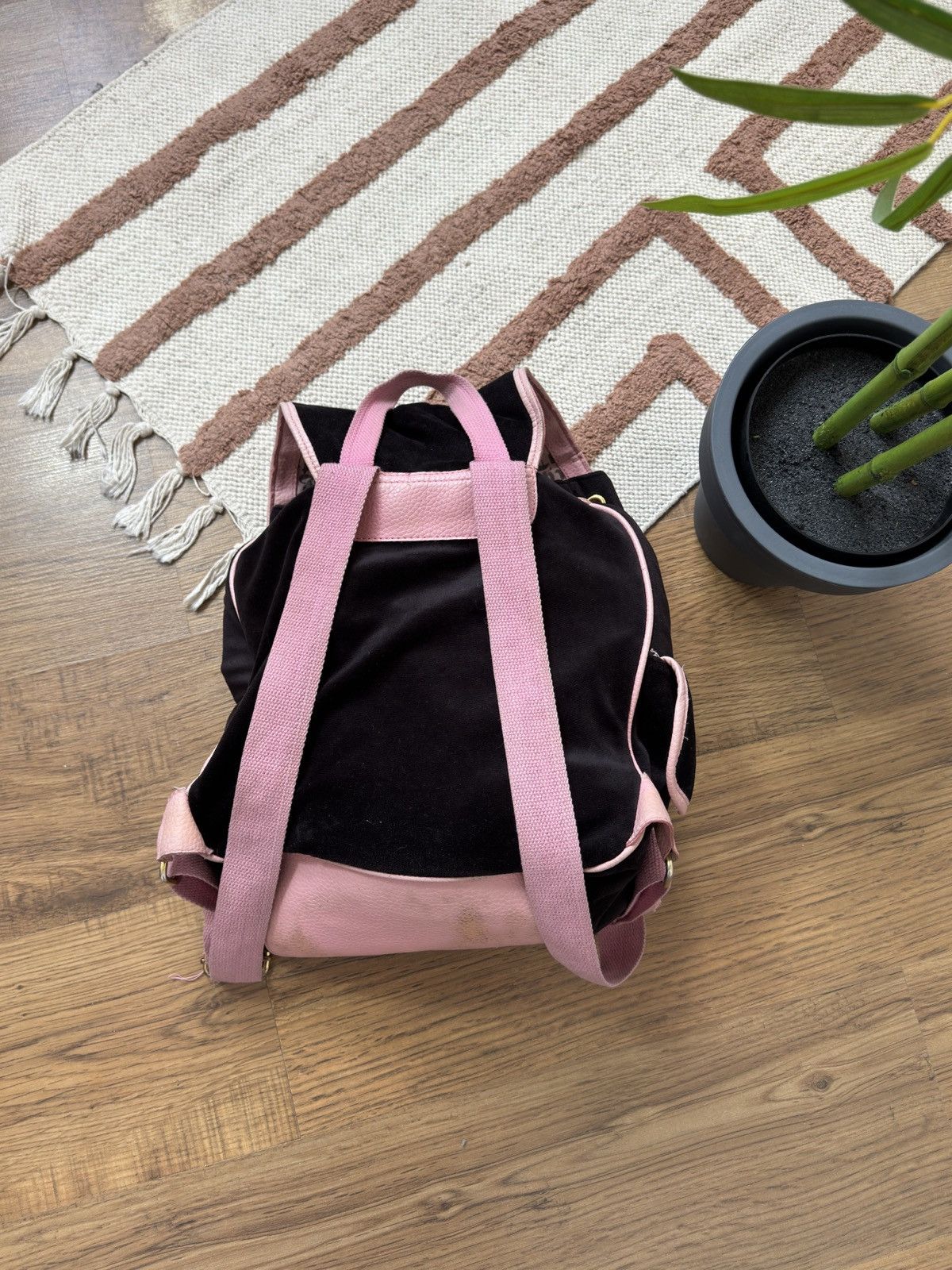 Juicy Couture × Vintage VINTAGE JUICY COUTURE UNIVERSITY VELOUR CUTE BACKPACK Size ONE SIZE - 6 Thumbnail