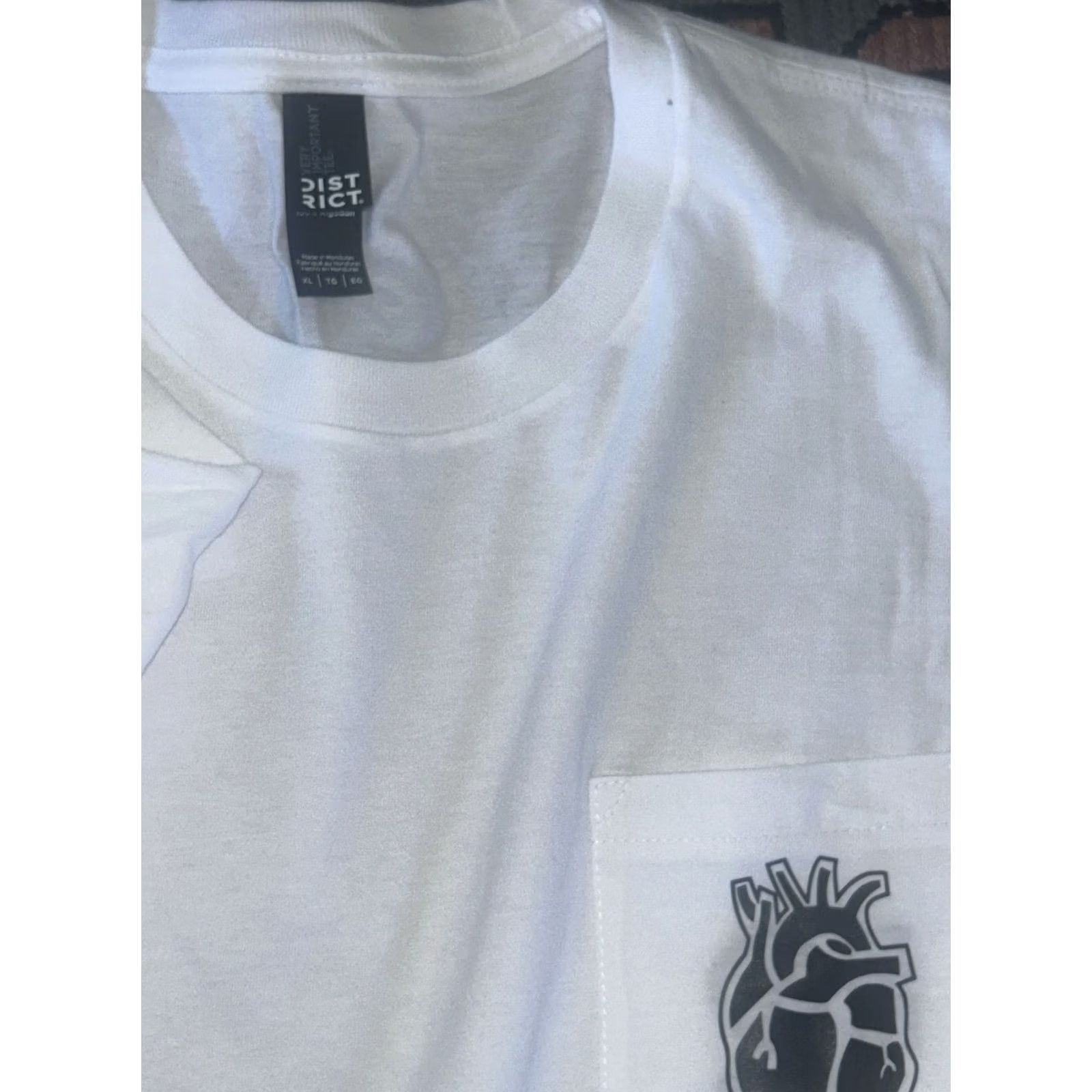 Vintage District Graphic Print Short Sleeve Shirt Mens Medium White/Black Shirt Size US L / EU 52-54 / 3 - 2 Thumbnail