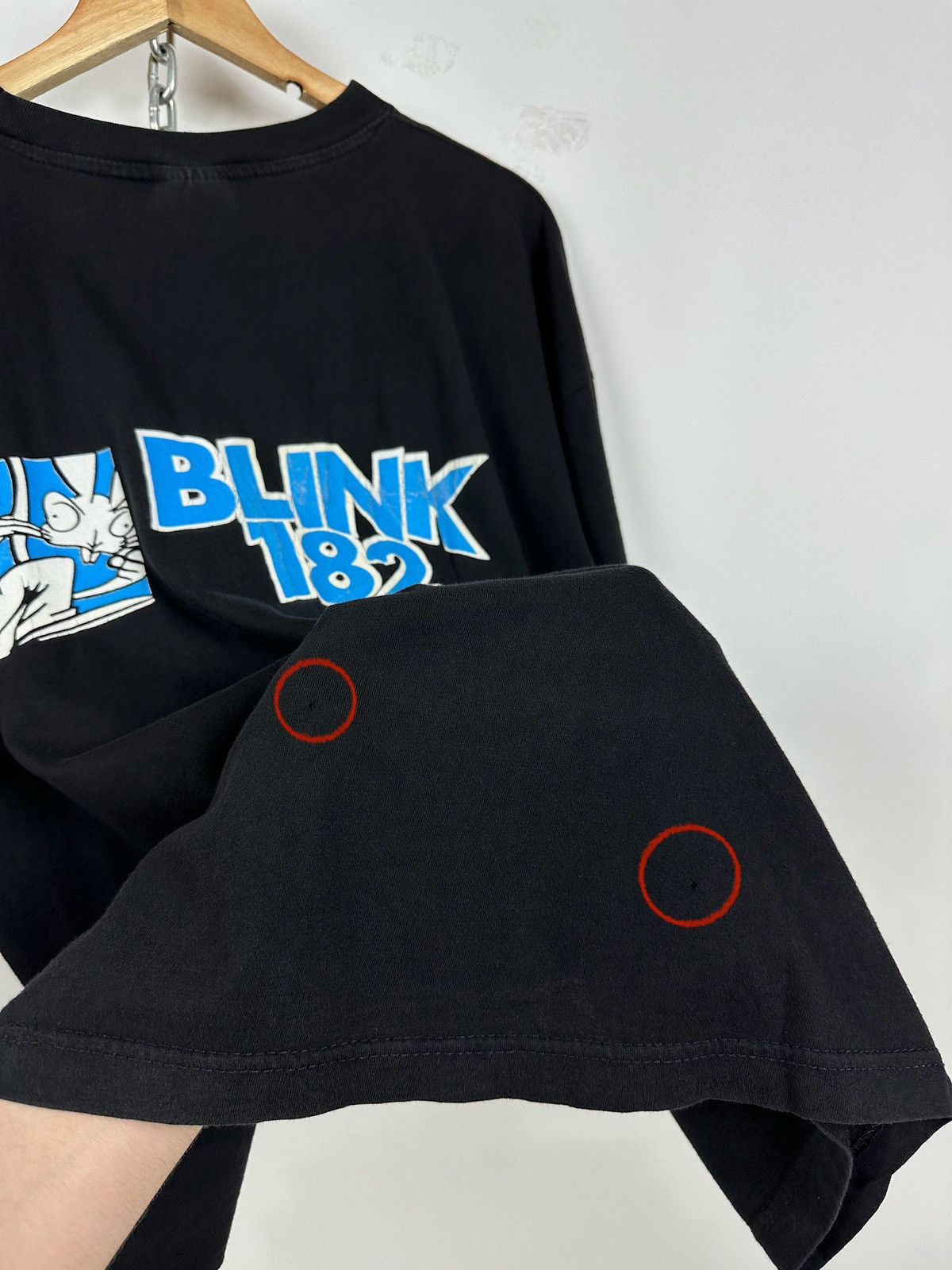Band Tees 90s Vintage Blink 182 Skanking Bunny Band T-Shirt Size US XL / EU 56 / 4 - 24 Thumbnail