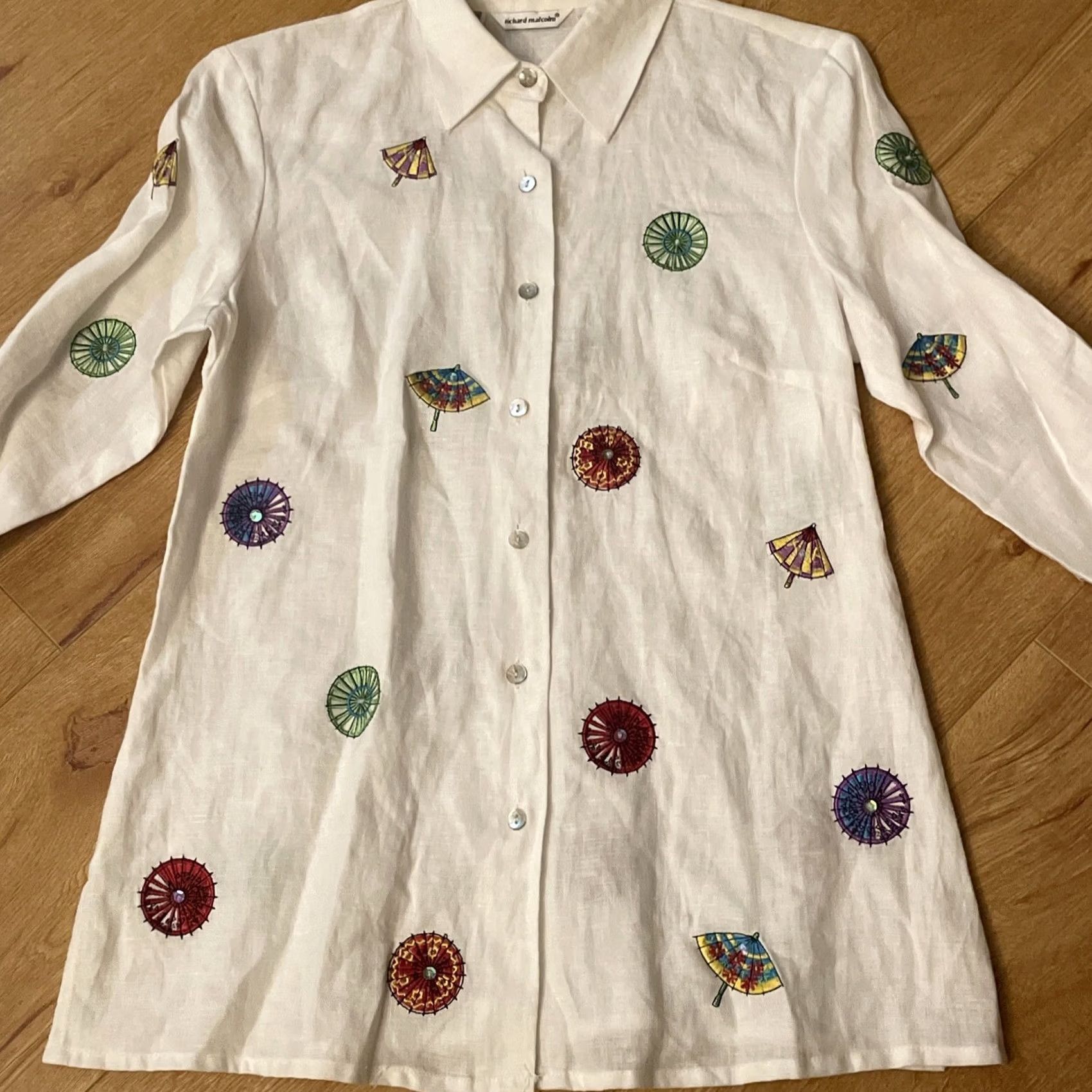 Vintage VINTAGE Richard Malcolm Irish Linen Shell Button White Embroidered Parasol Umbrella Shirt Women S White Embroidered Shell VTG Patrick Size S / US 4 / IT 40 - 2 Thumbnail