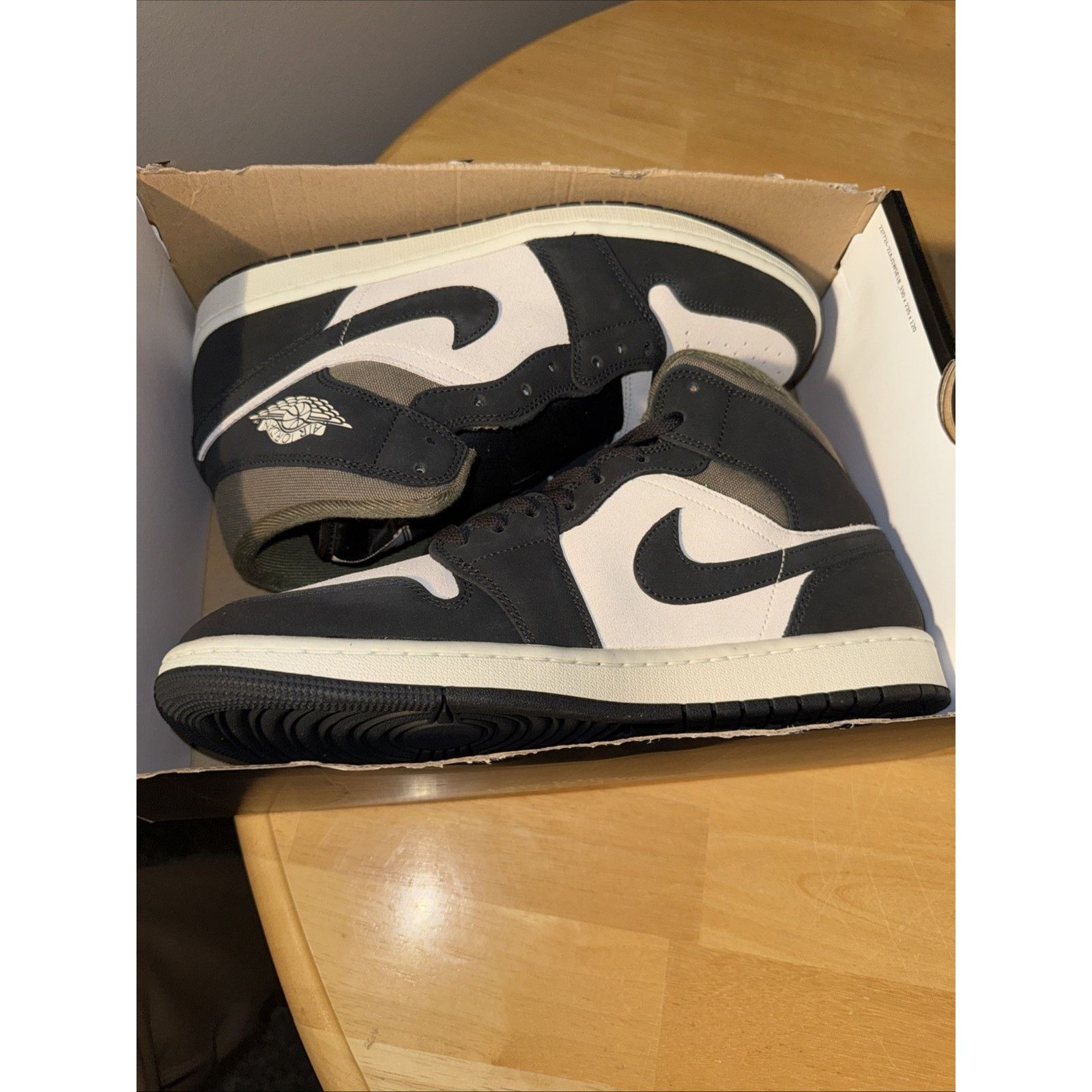 Nike Size 11 - Air Jordan 1 Mid Off Noir Medium Olive No Box Lid Size US 11 / EU 44 - 7 Thumbnail