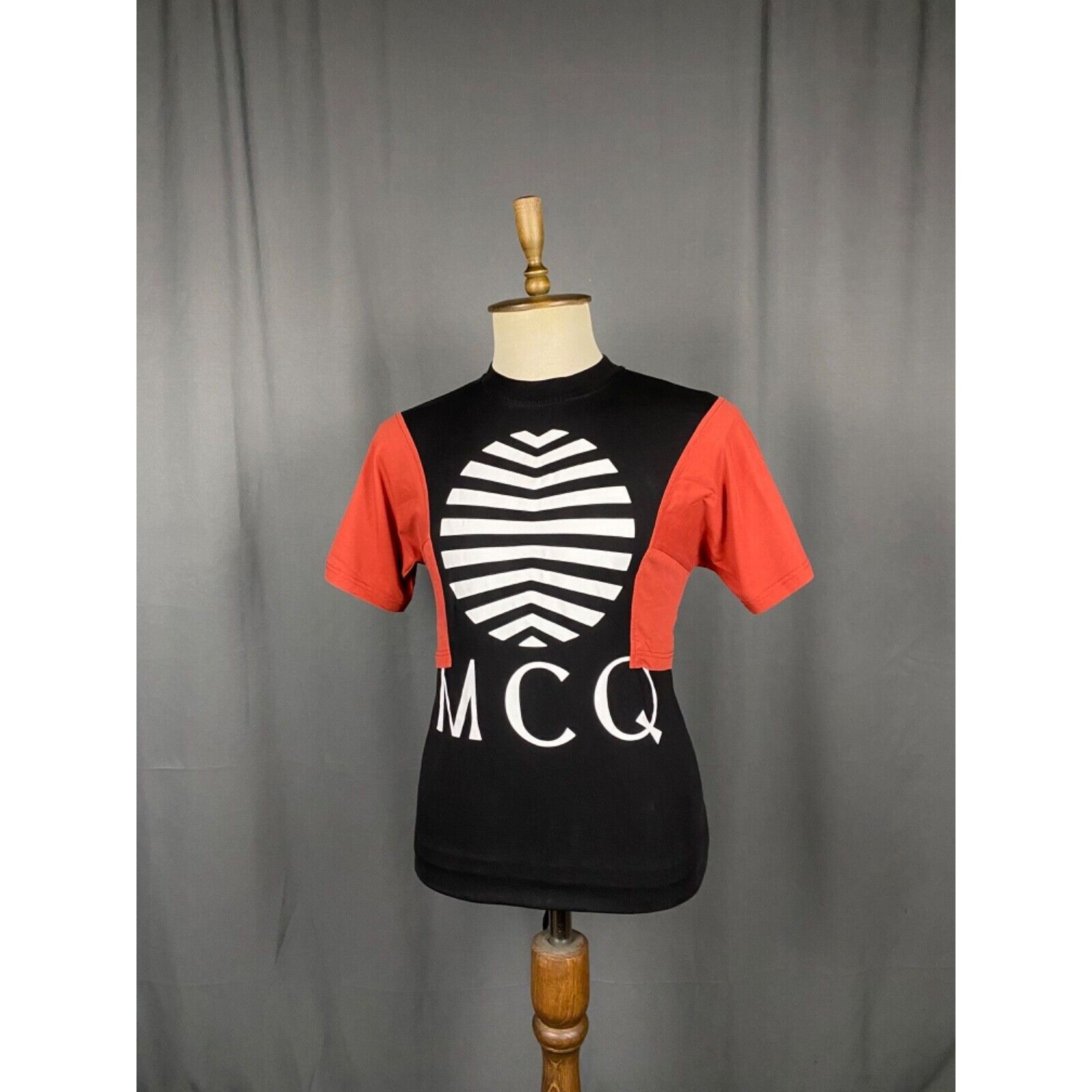 Alexander McQueen MINT! Alexander McQueen Big Logo Men's Black T-Shirt Size XS Size US XS / EU 42 / 0 - 2 Thumbnail