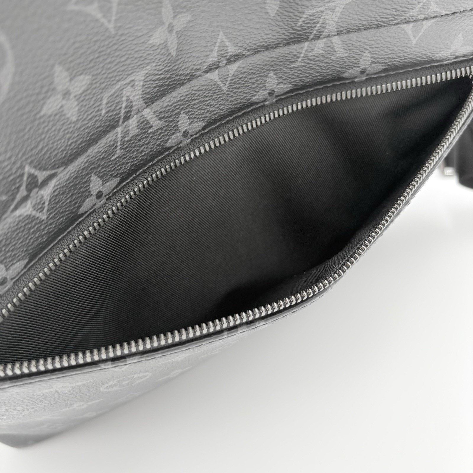 Louis Vuitton District Monogram Eclipse Messenger Bag | SUPER CLEAN! Size ONE SIZE - 16 Thumbnail