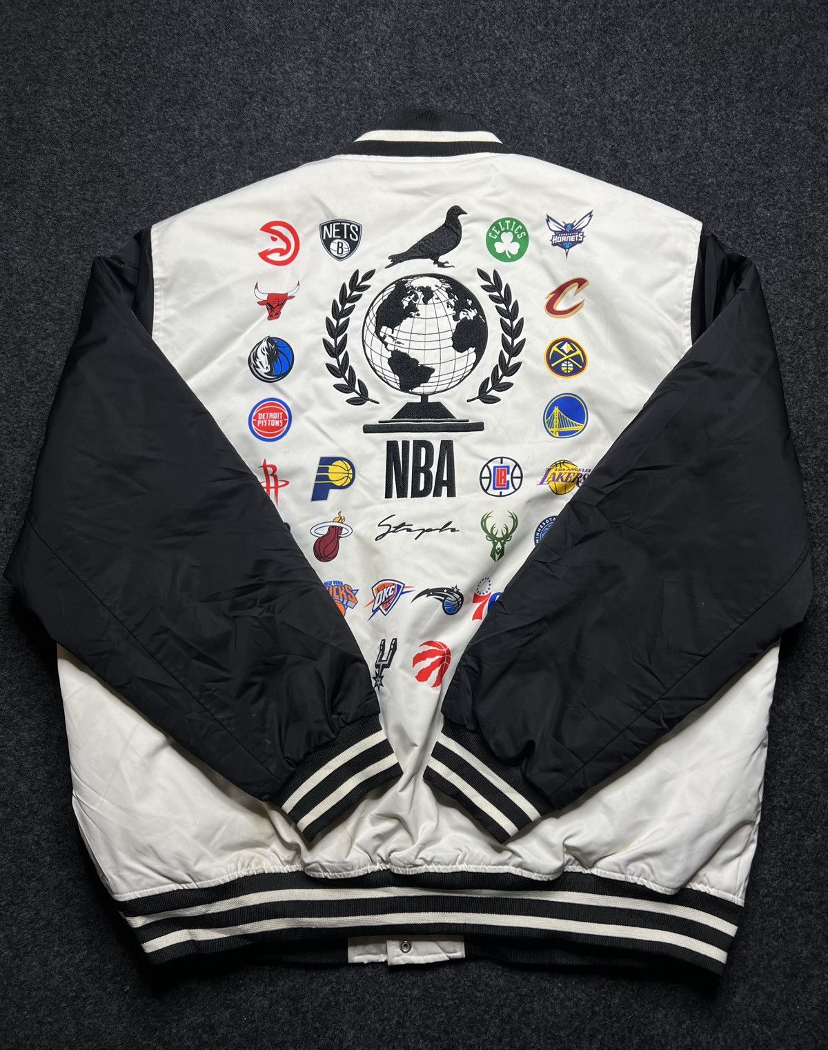 NBA VTG NBA X STAPLES ALL TEAMS FULL VERSITY BOMBER JACKET 2XL Size US XL / EU 56 / 4 - 19 Thumbnail