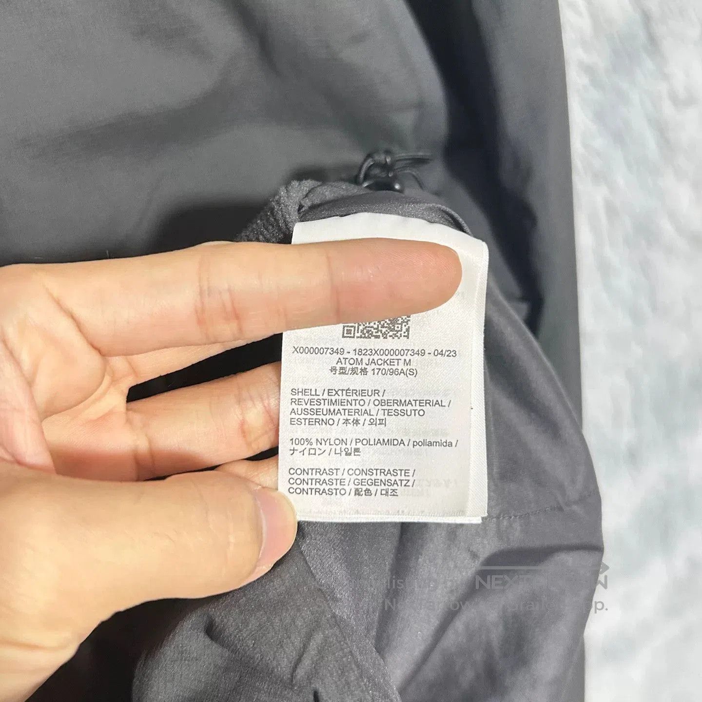 Arc'teryx Arcteryx Atom Jacket in Graphite Gray. Size US S / EU 44-46 / 1 - 6 Thumbnail