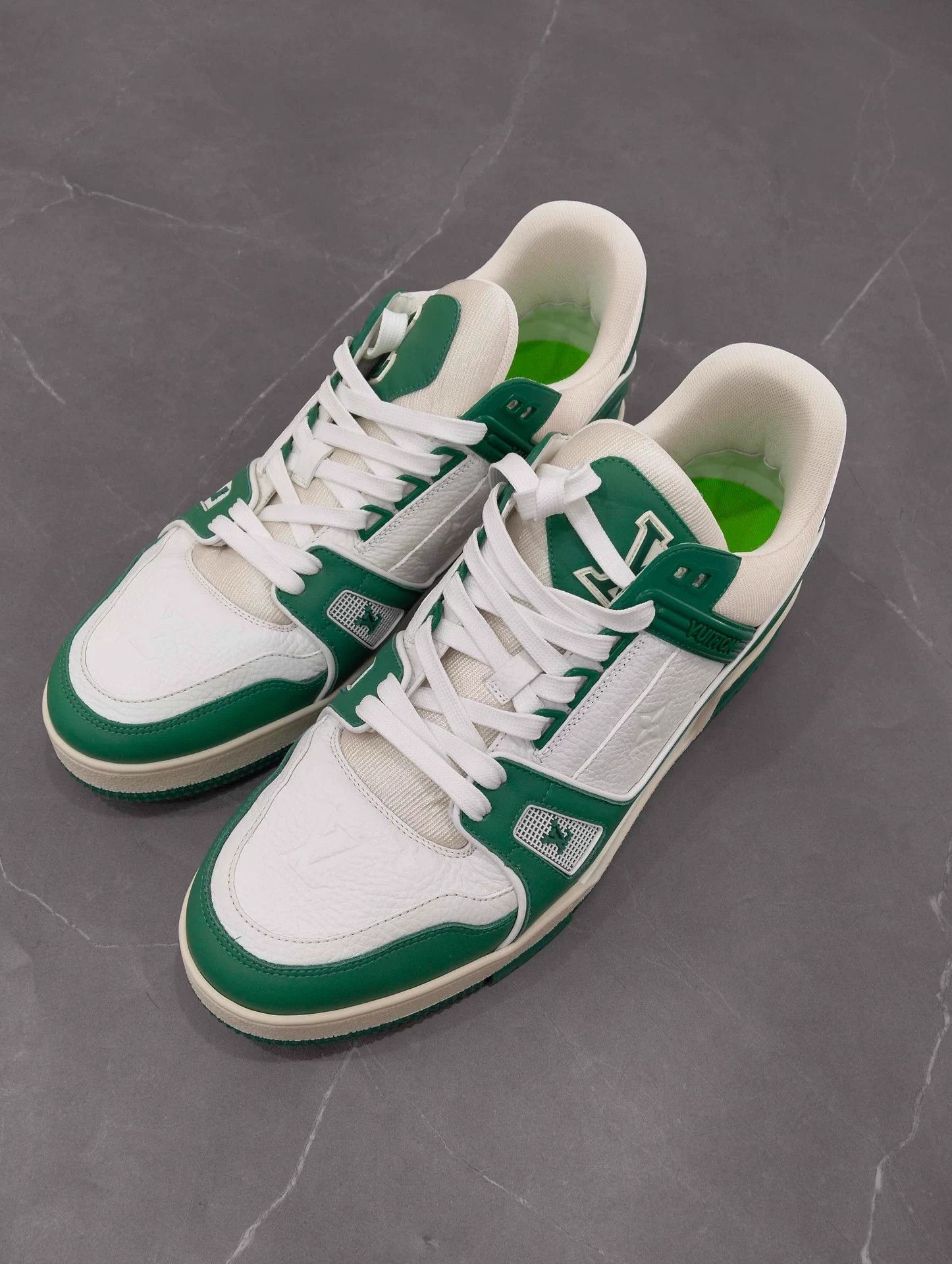 Louis Vuitton Louis Vuitton Trainer Green EUR 42 Size US 9 / EU 42 - 1 Thumbnail