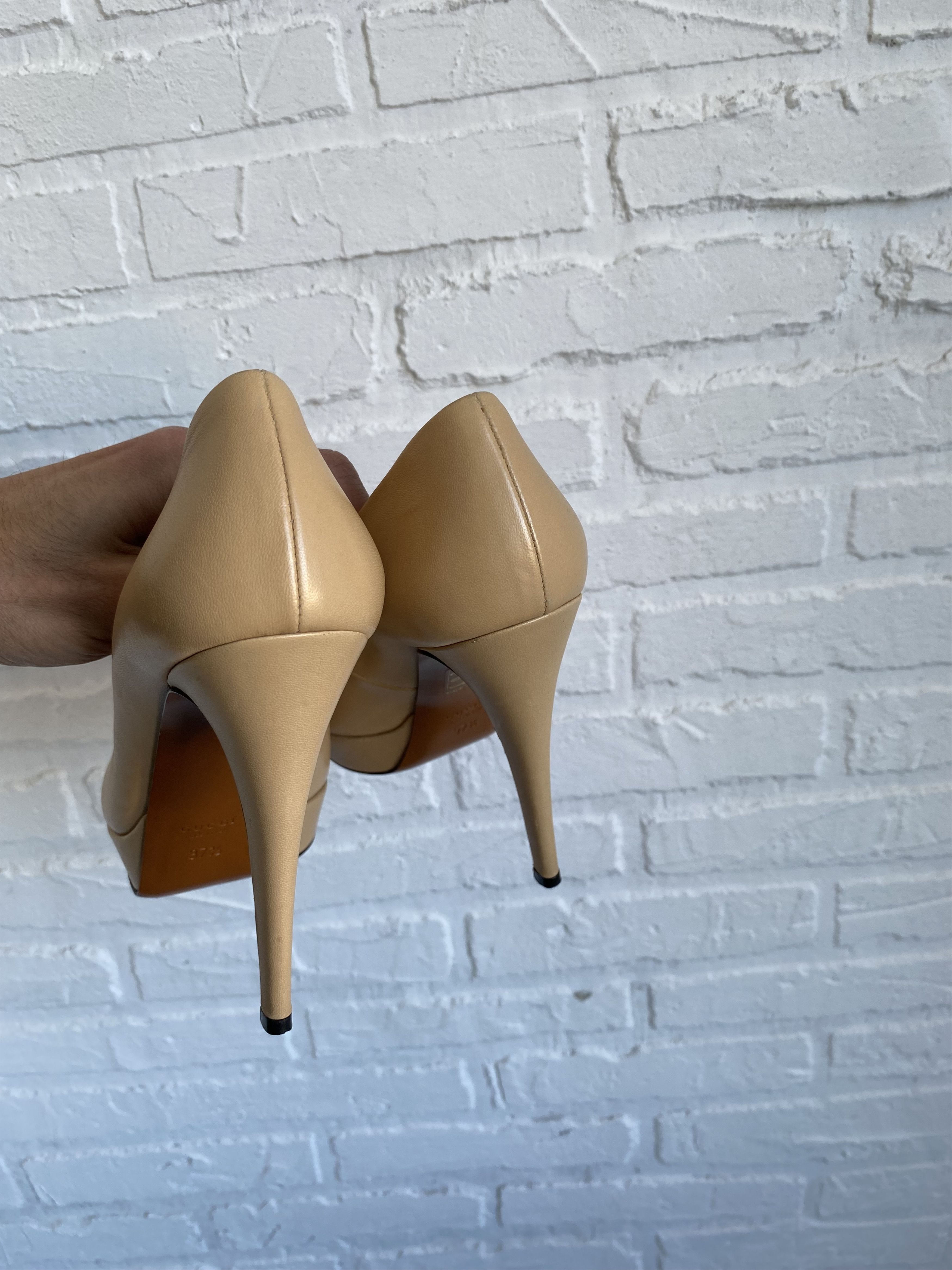 Gucci Gucci leather beige pumps Size US 7.5 / IT 37.5 - 4 Thumbnail