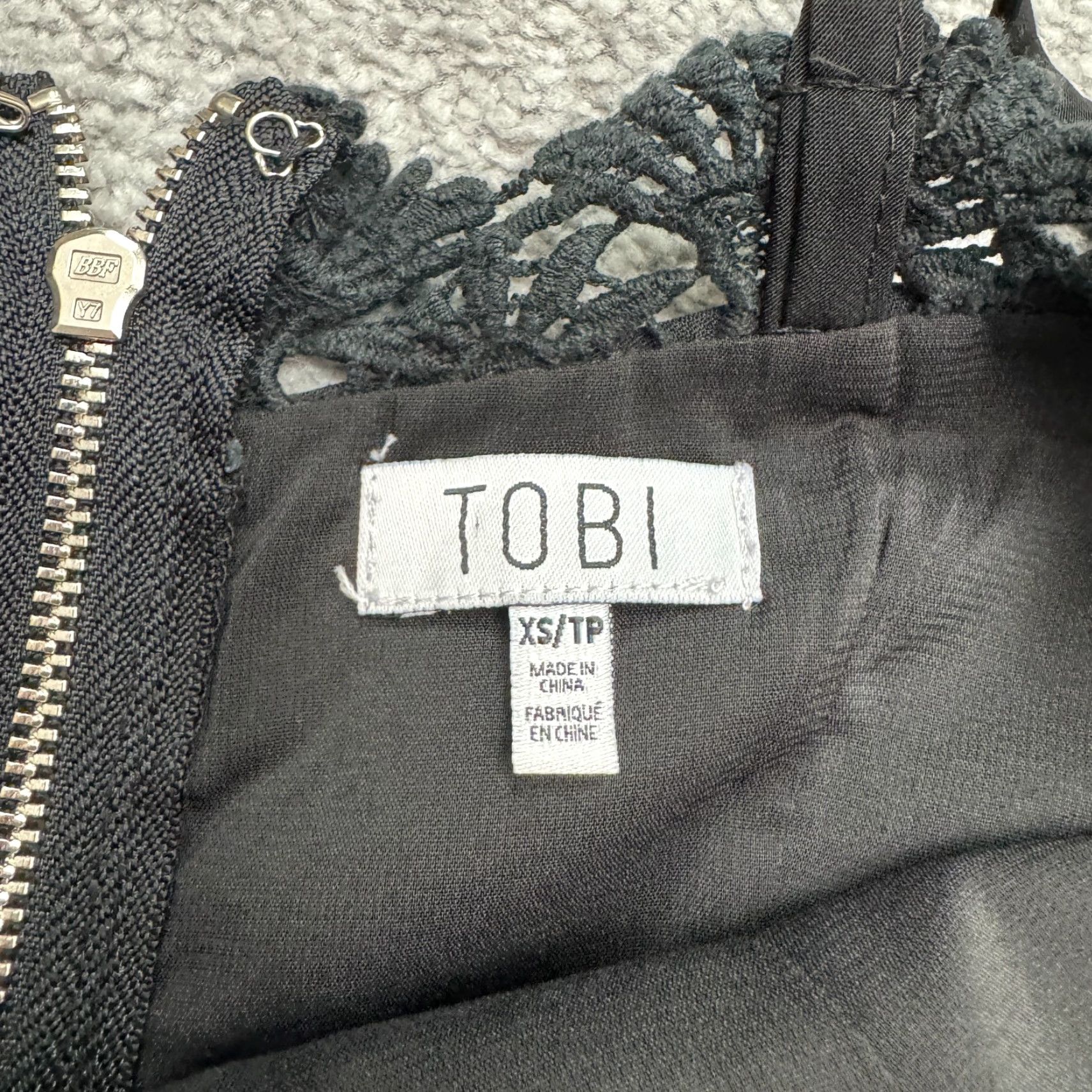 Vintage Tobi Mini Camisole Dress Women XS Black Lace Trim Tulip Hem V-Neck Slip Dress Sleeveless Size XS / US 0-2 / IT 36-38 - 6 Thumbnail