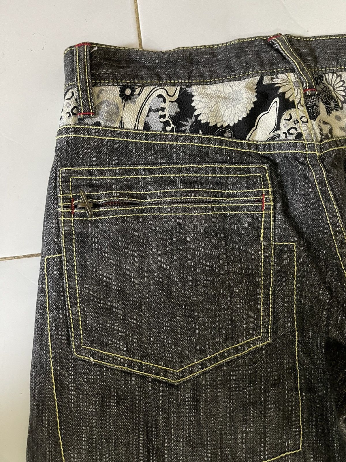 Japanese Brand Black Denim Floral Size US 32 / EU 48 - 4 Thumbnail