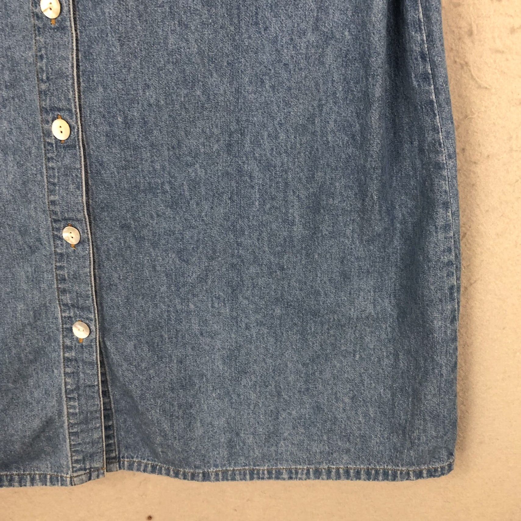 Vintage VINTAGE Cambridge Dry Goods Jean Skirt Womens 10 Blue Denim Button Front Modest 90s Bohemian Southwestern Maxi Pockets Womens Size 32" / US 10 / IT 46 - 7 Thumbnail