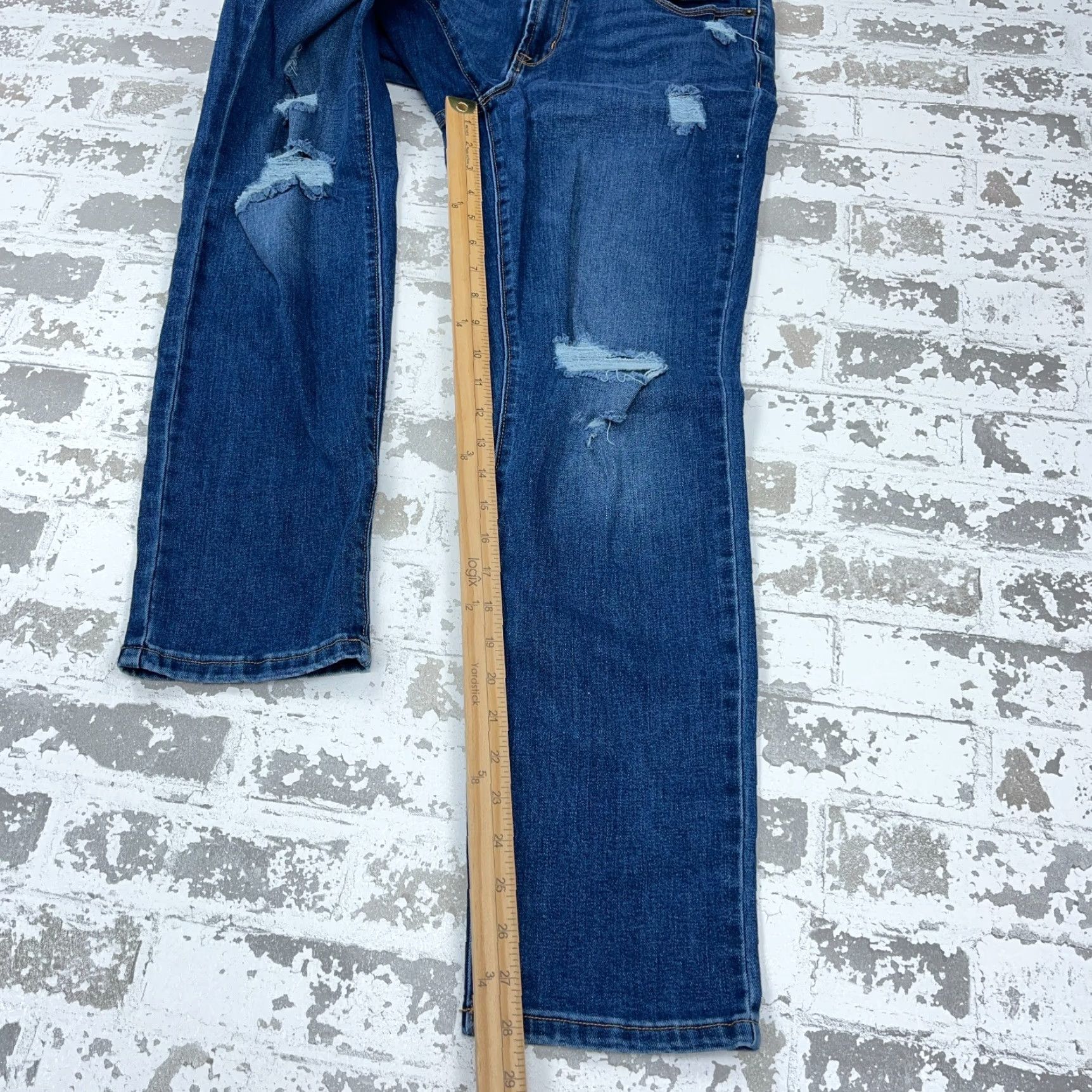 Old Navy Old Navy Jeans Womens 8 Power Straight Curvy Mid Rise Med Wash Holes Ripped A86 Jeans Mens Womens Boys Girls Size 30" / US 8 / IT 44 - 7 Thumbnail
