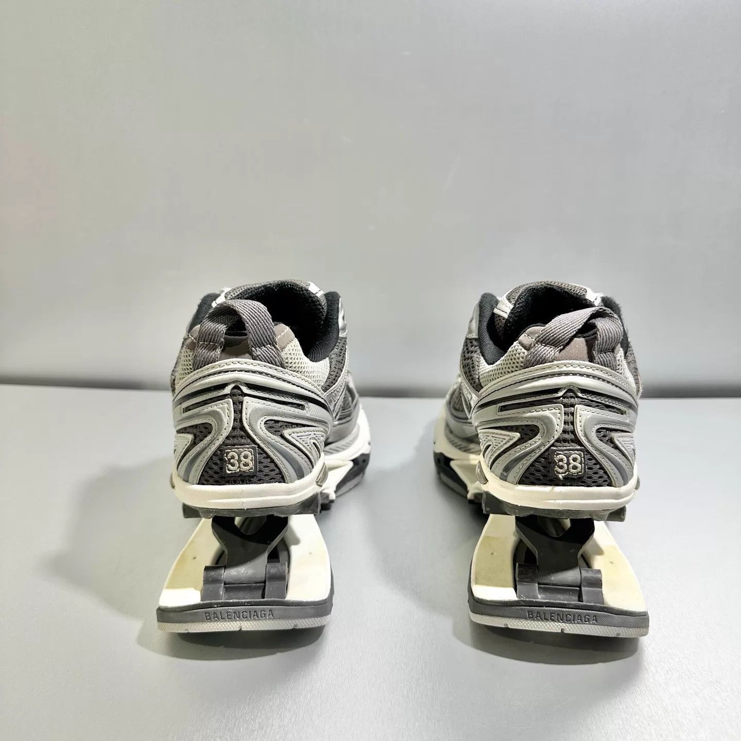 Balenciaga Balenciaga Spring Sneakers Wolf Grey EU38 Worn 1x X6494 Size US 7.5 / IT 37.5 - 5 Thumbnail