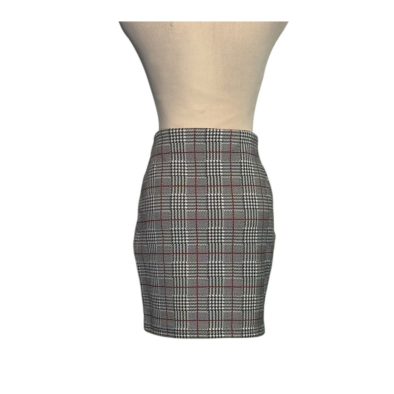 Bershka Bershka black white plaid pull on mini skirt size Medium Size 30" / US 8 / IT 44 - 2 Thumbnail