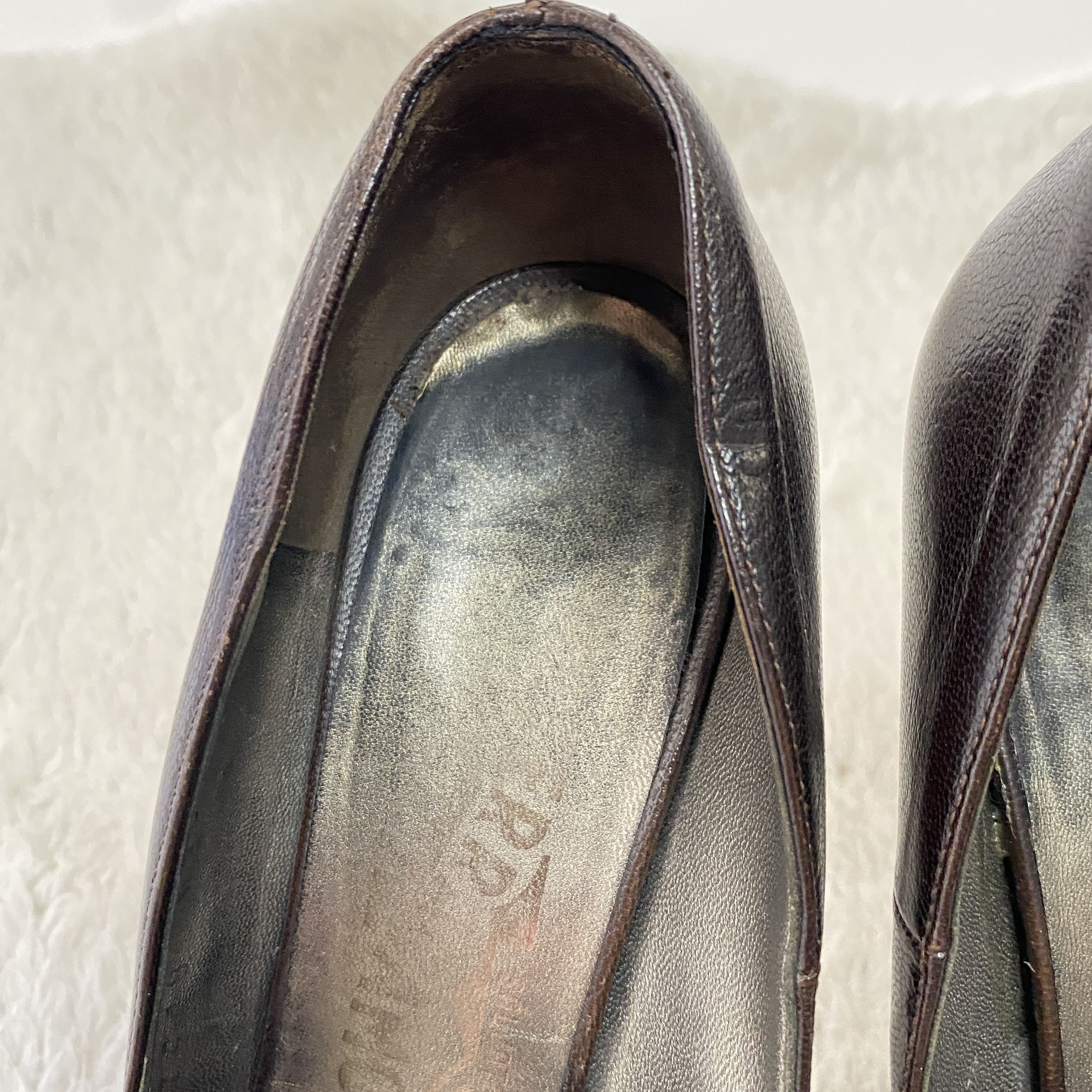 Salvatore Ferragamo Vintage Salvatore Ferragamo Brown Leather Wooden Heel Pumps Size US 6.5 / IT 36.5 - 16 Thumbnail