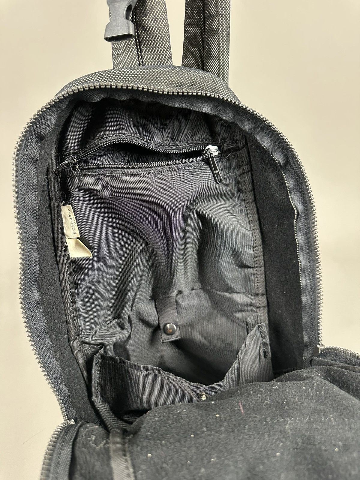 Yohji Yamamoto 90’s Ysaccs Pour Homme - Yohji Yamamoto Mesh Cross Body Bag Size ONE SIZE - 10 Thumbnail